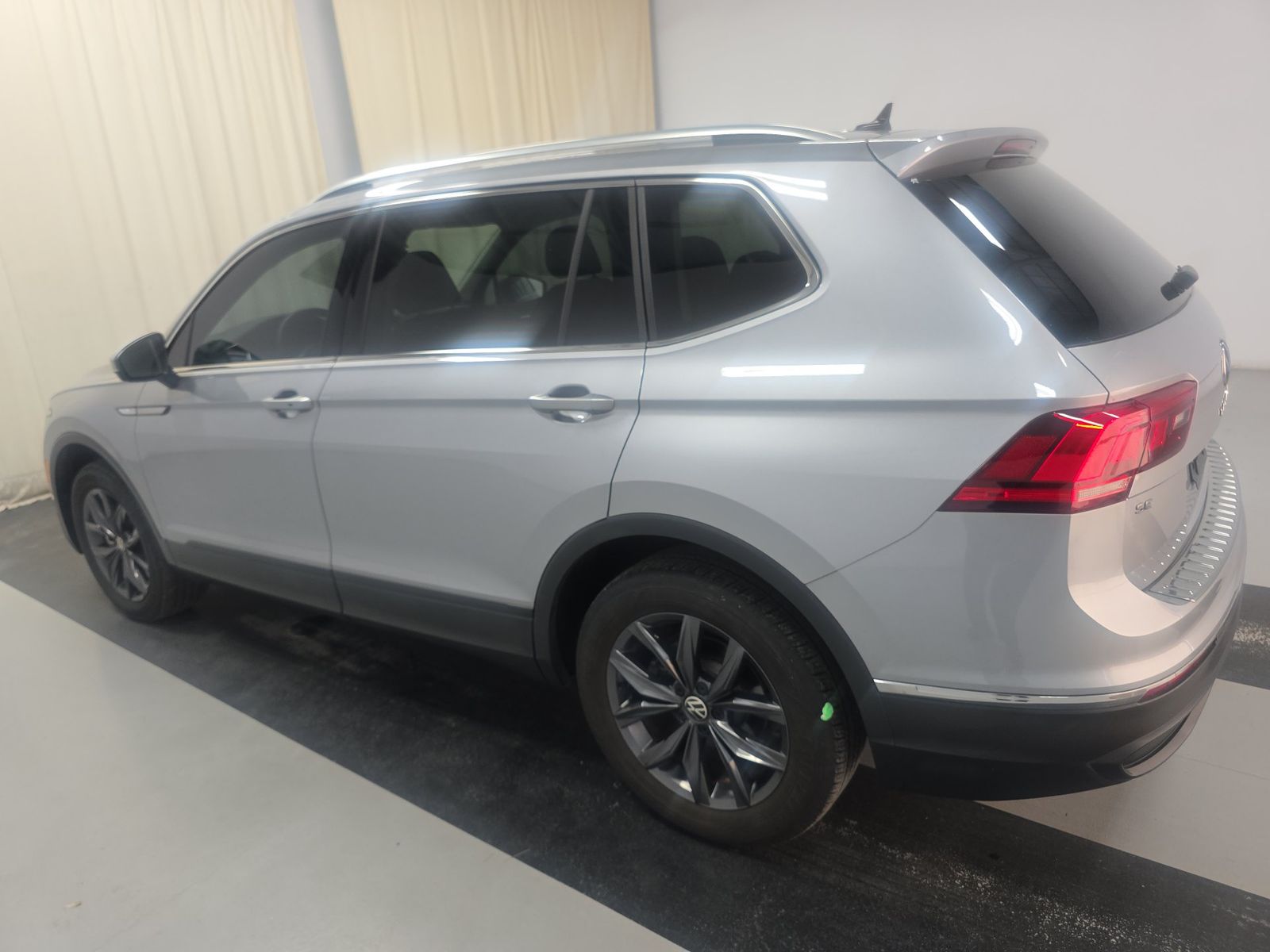 2023 Volkswagen Tiguan 2.0T SE FWD