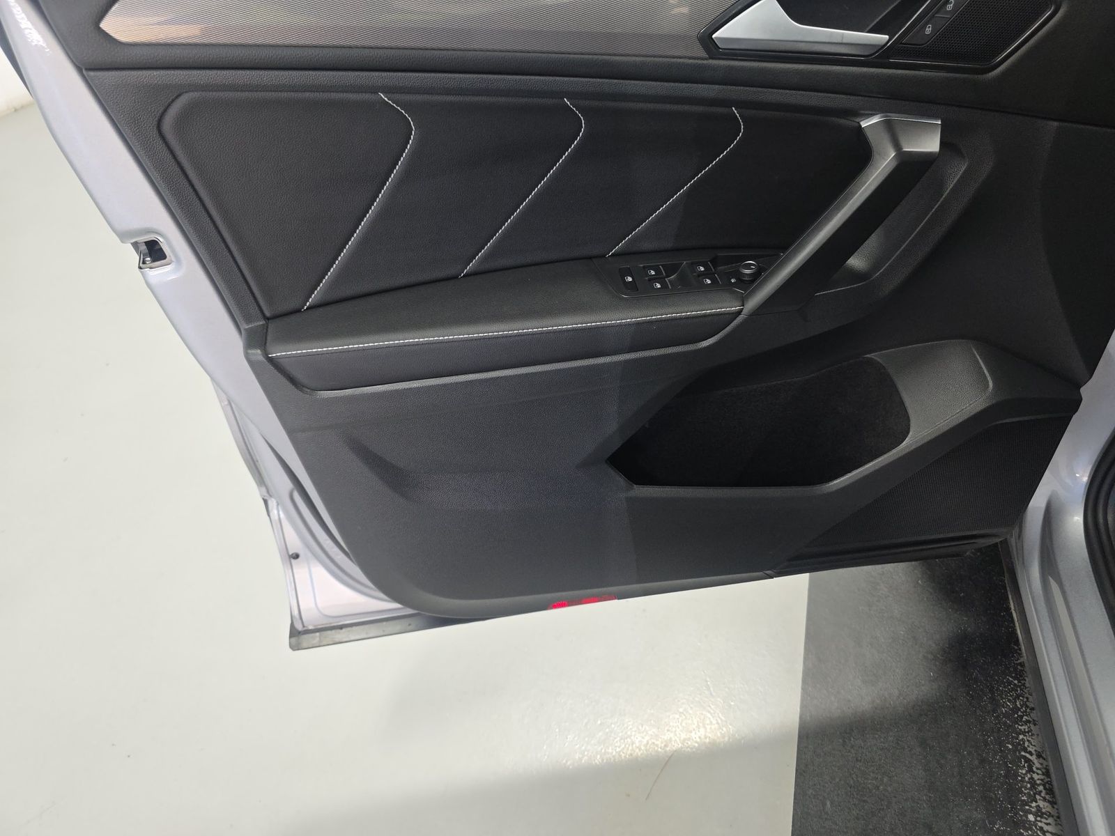 2023 Volkswagen Tiguan 2.0T SE FWD
