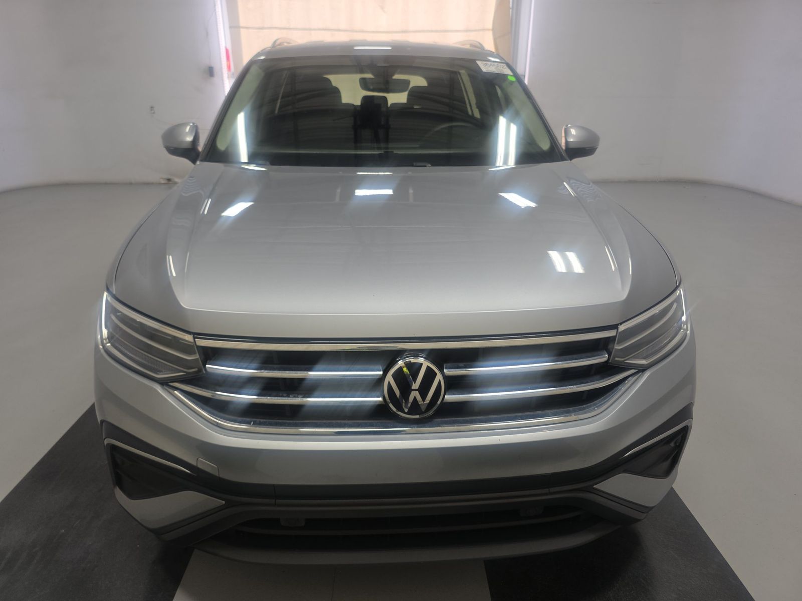 2023 Volkswagen Tiguan 2.0T SE FWD