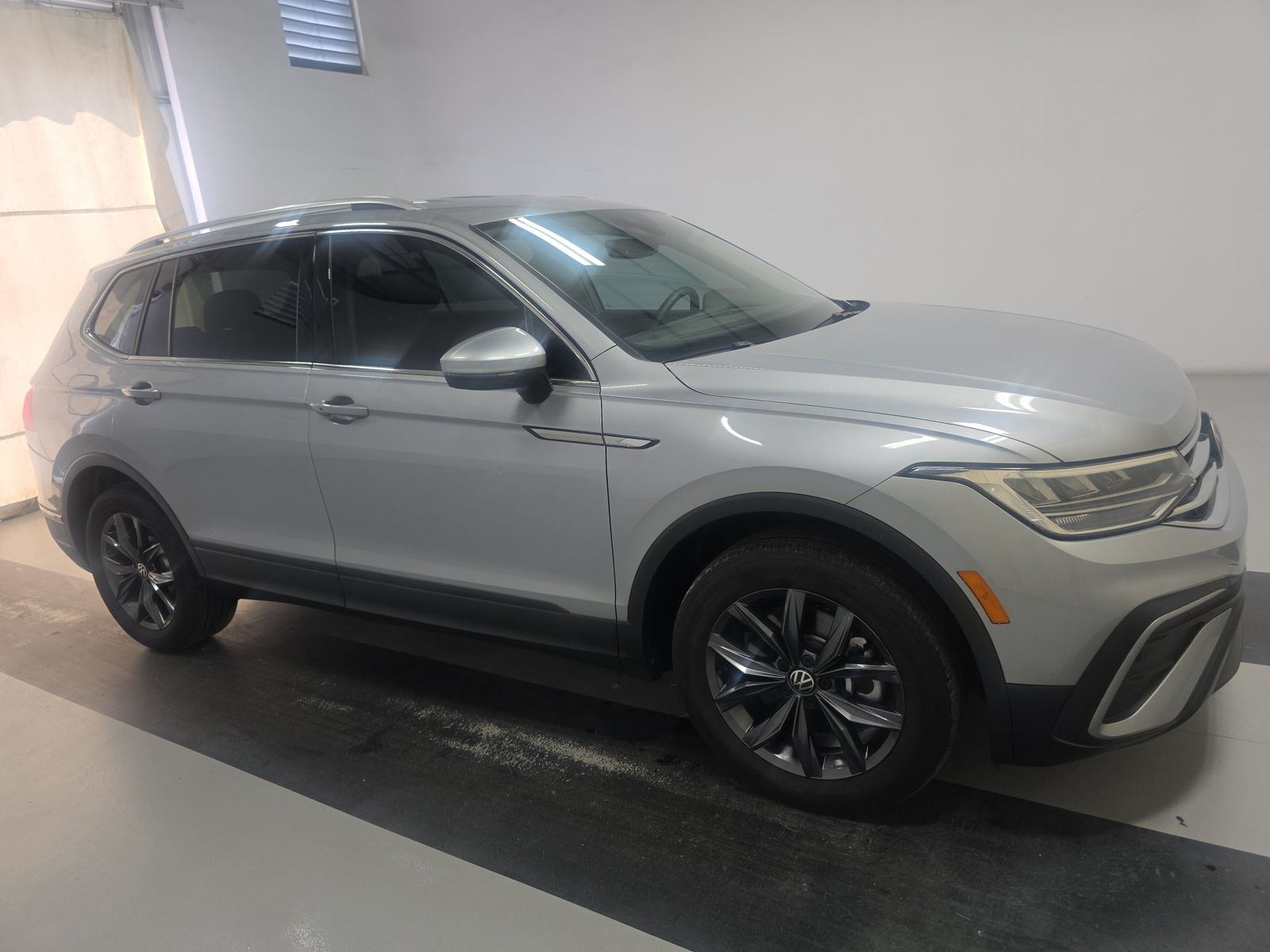 2023 Volkswagen Tiguan 2.0T SE FWD