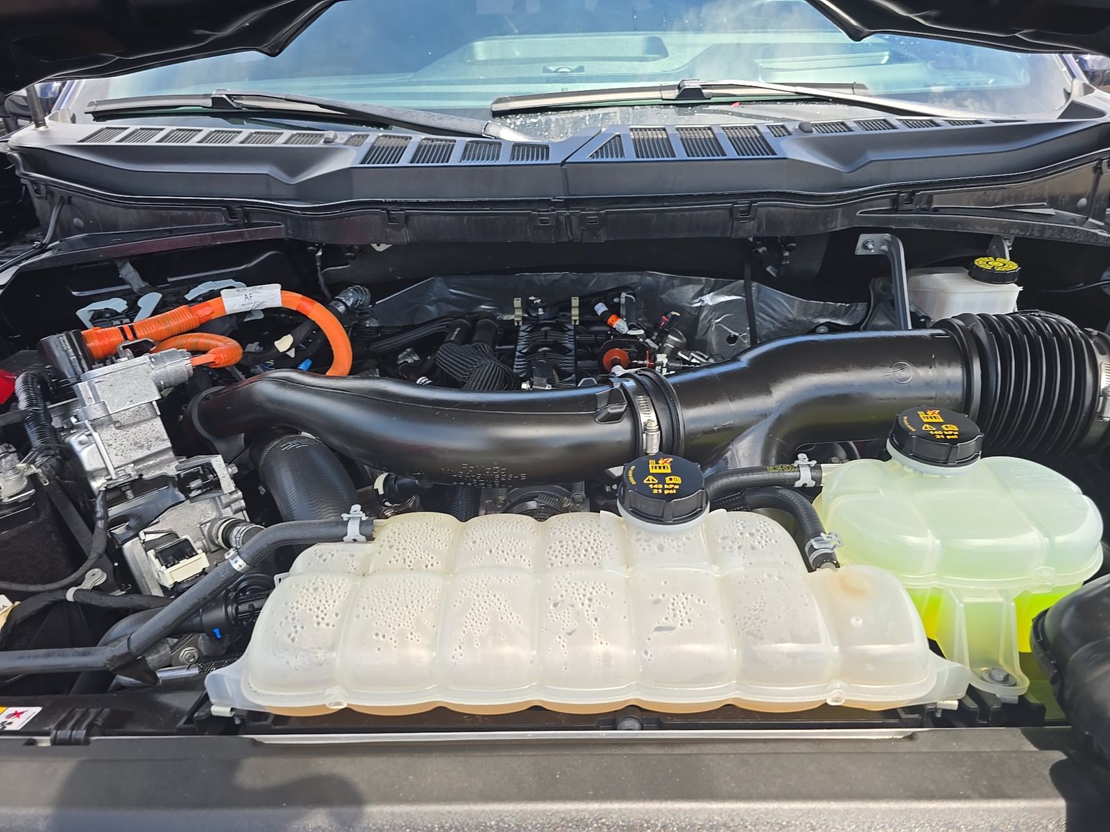 2024 Ford F-150 Hybrid Lariat AWD