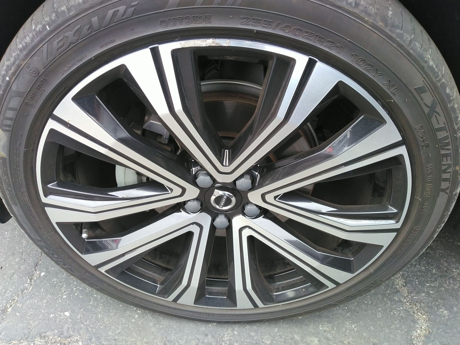 2023 Volvo XC60 B5 Ultimate FWD