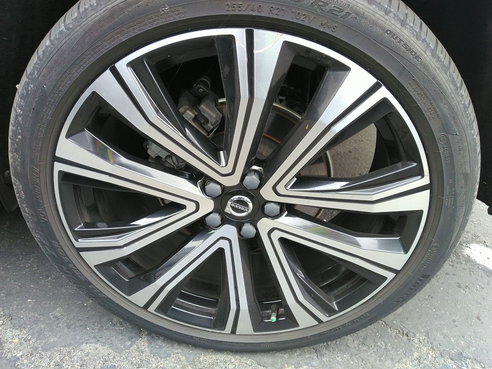 2023 Volvo XC60 B5 Ultimate FWD