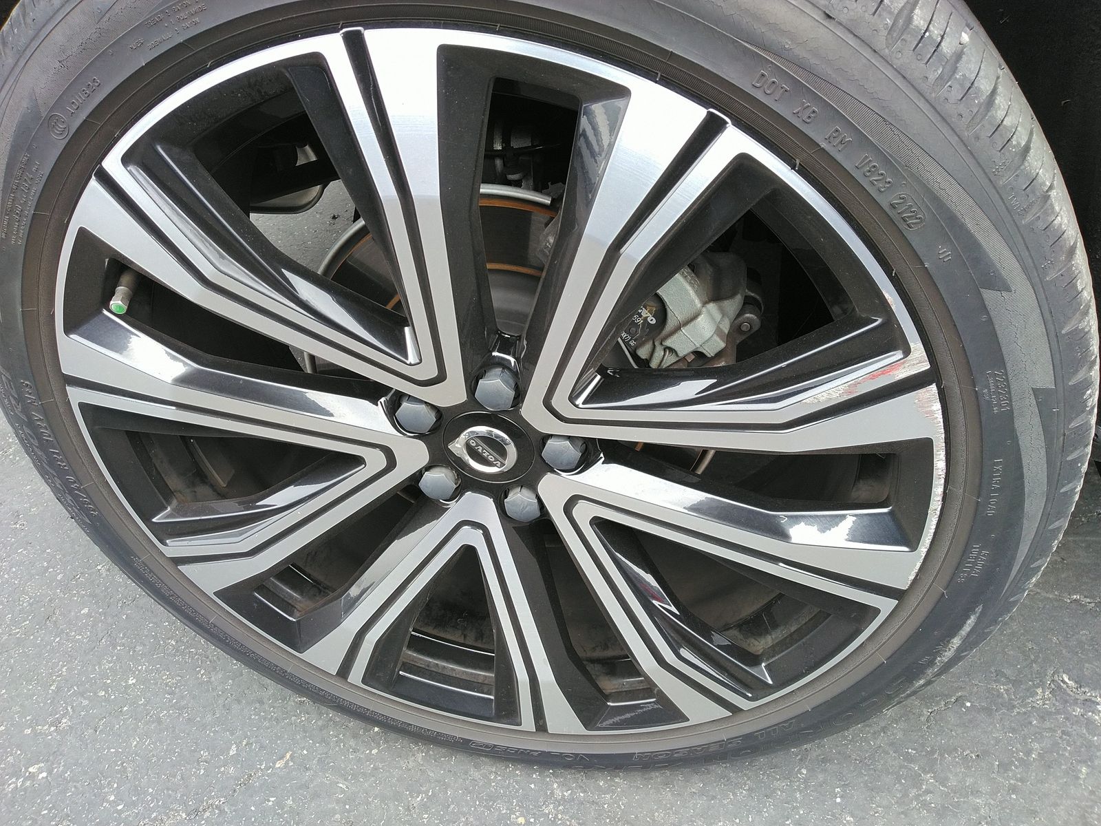 2023 Volvo XC60 B5 Ultimate FWD