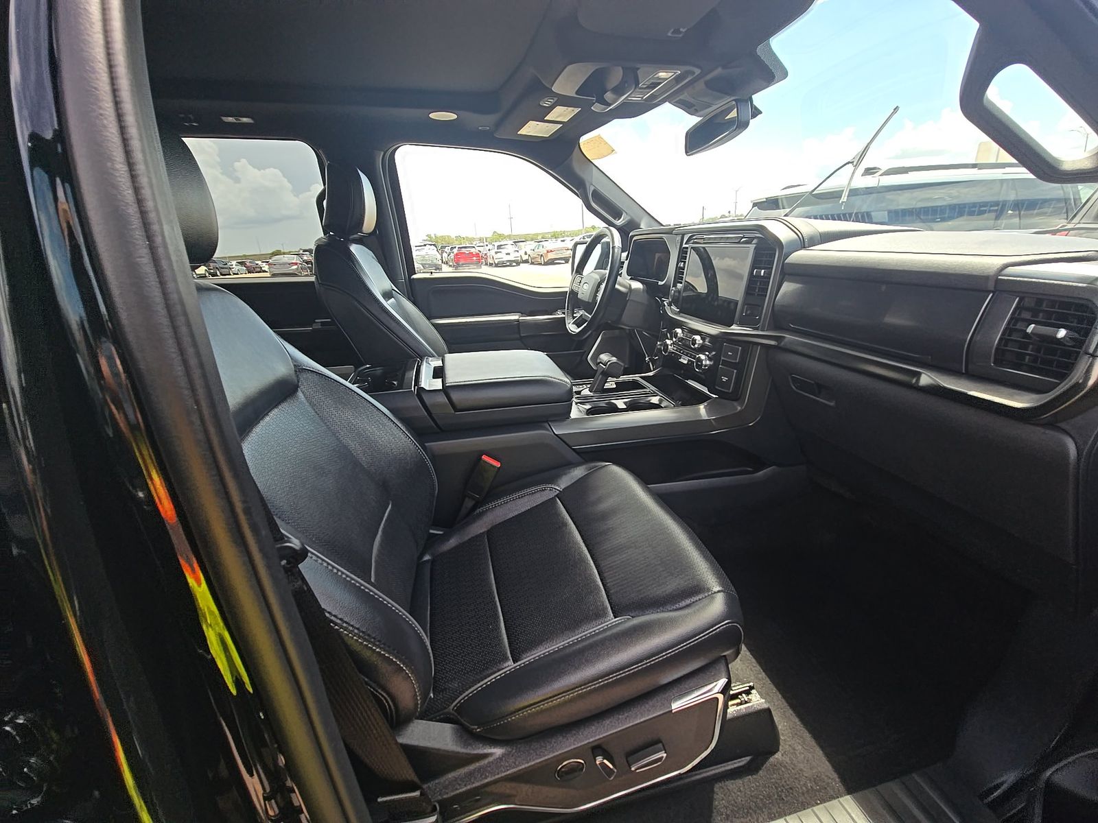 2024 Ford F-150 Hybrid Lariat AWD