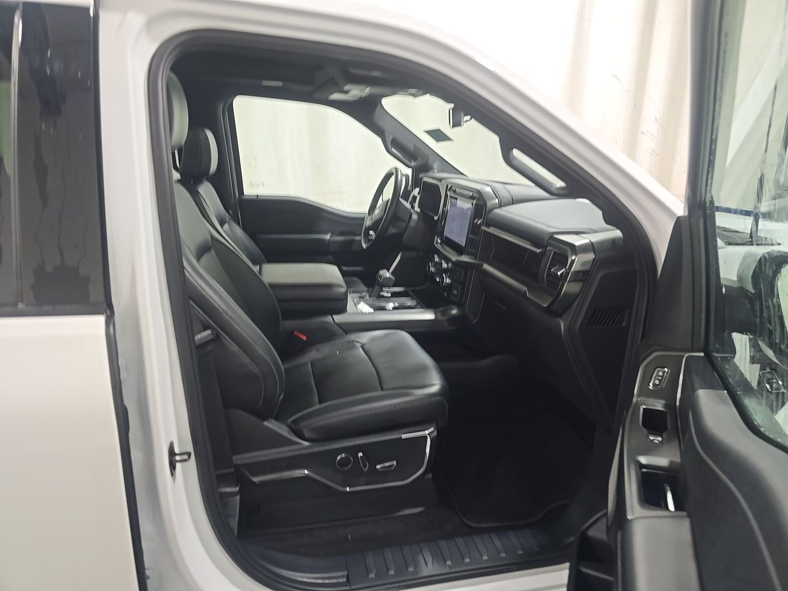 2024 Ford F-150 Lariat AWD