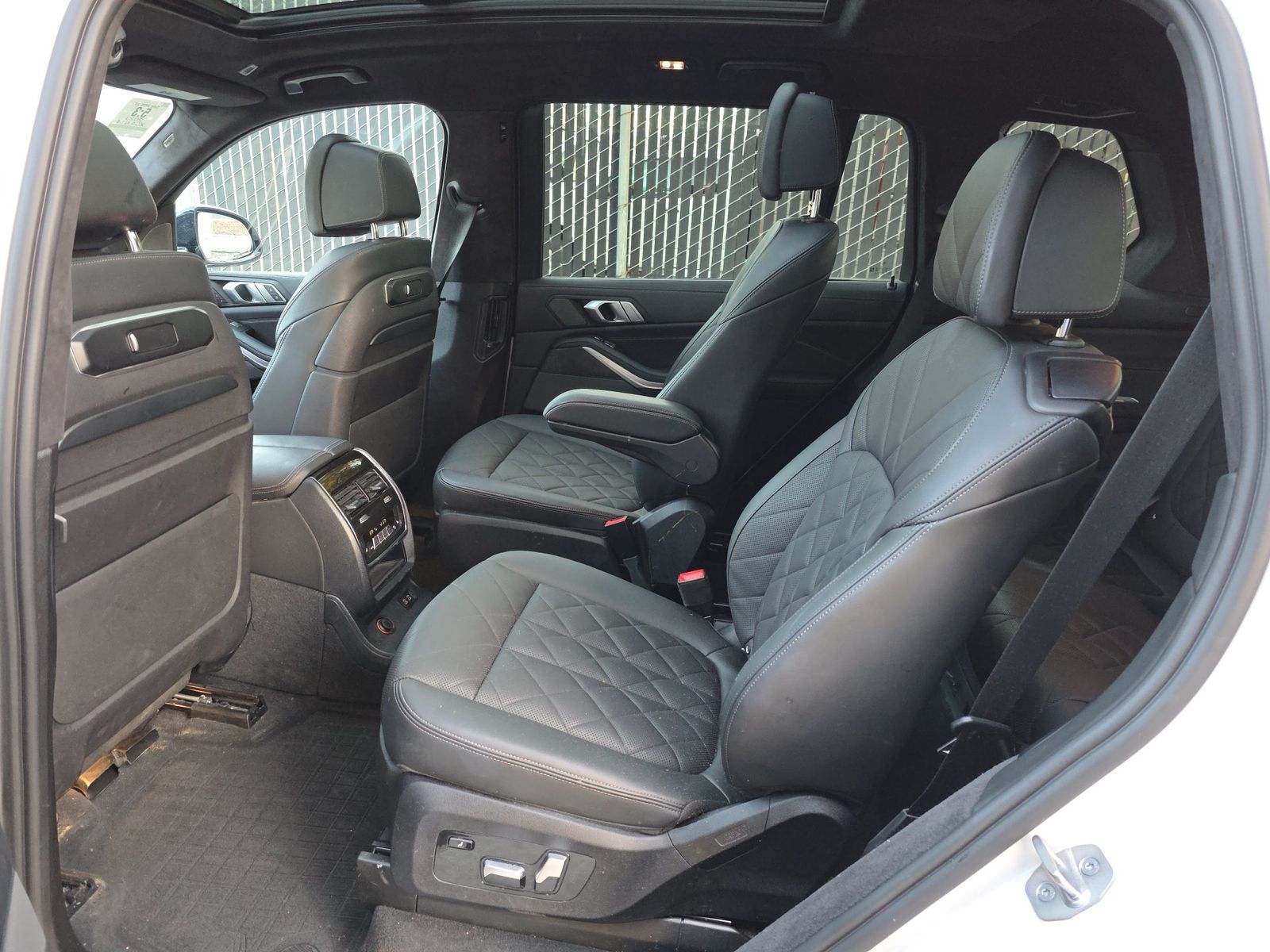 2023 BMW X7 xDrive40i AWD
