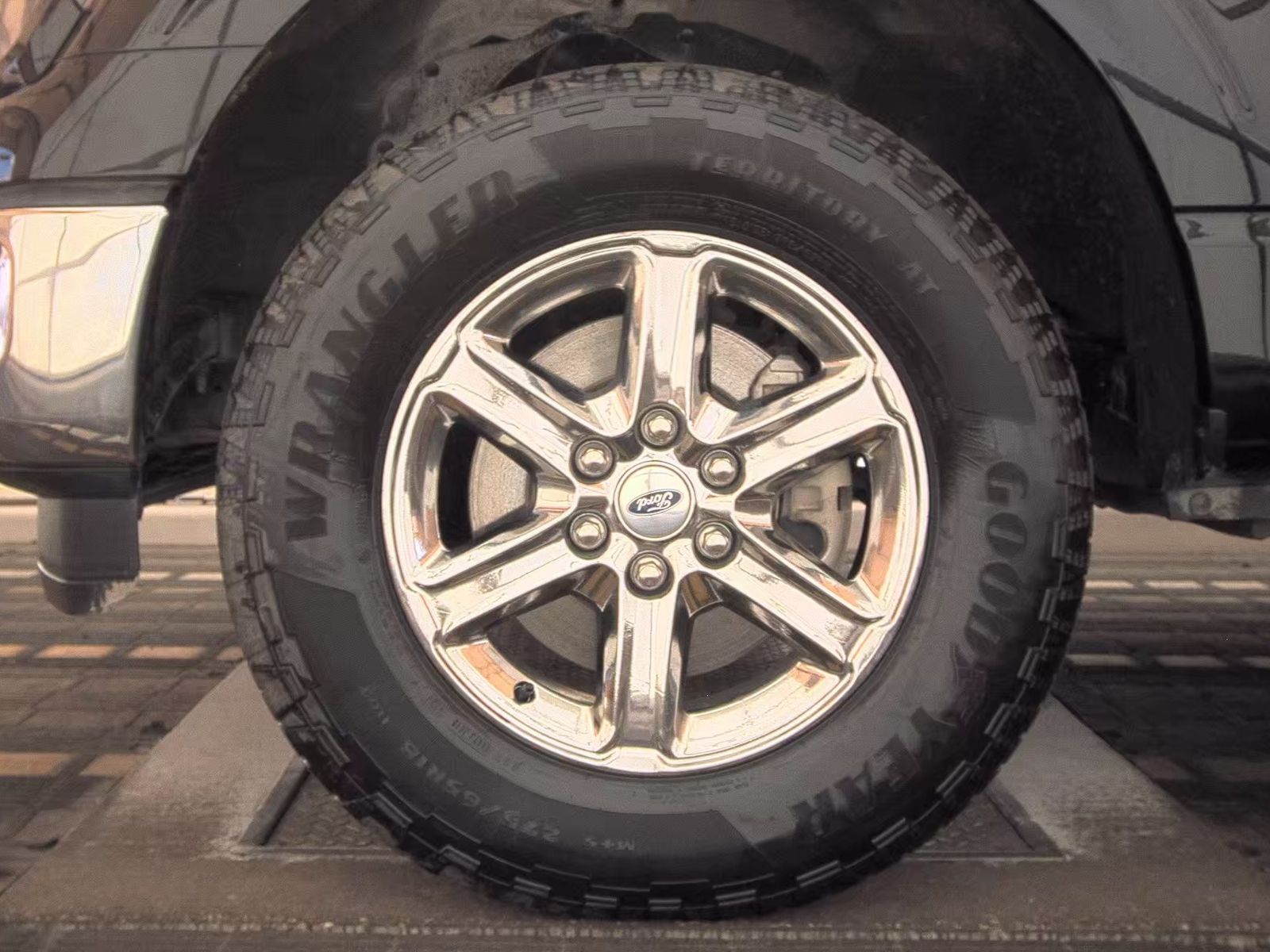 2025 Ford F-150 Hybrid XLT AWD