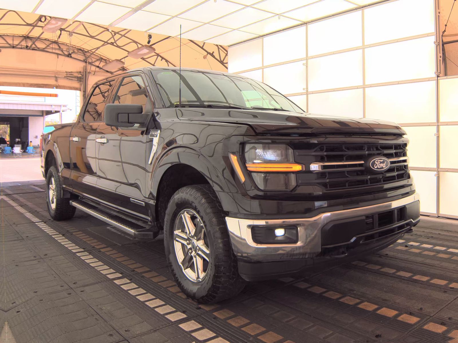 2025 Ford F-150 Hybrid XLT AWD