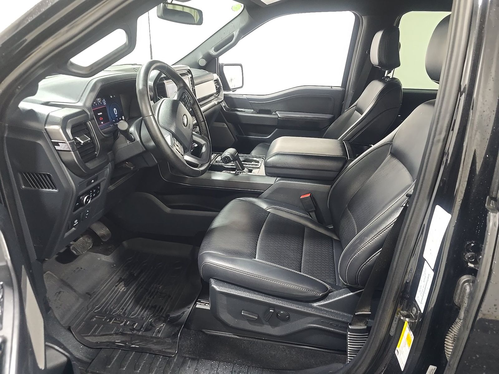 2025 Ford F-150 Lariat AWD
