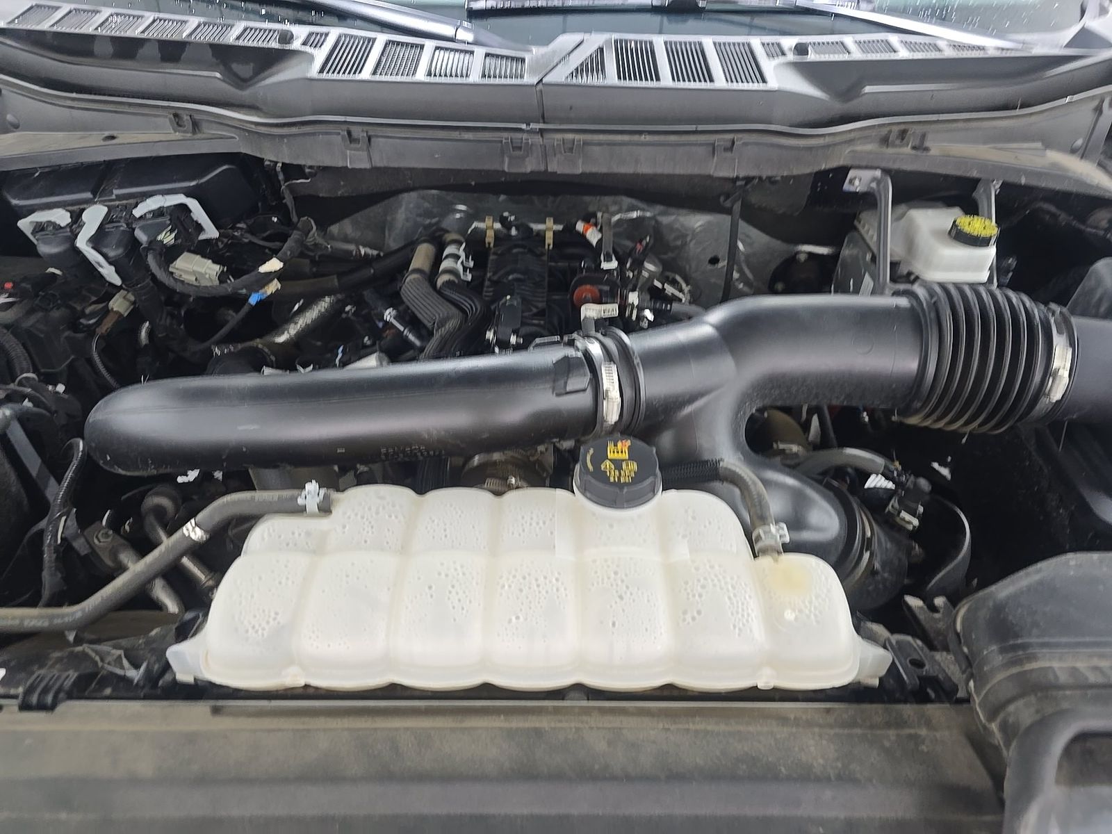 2025 Ford F-150 Lariat AWD