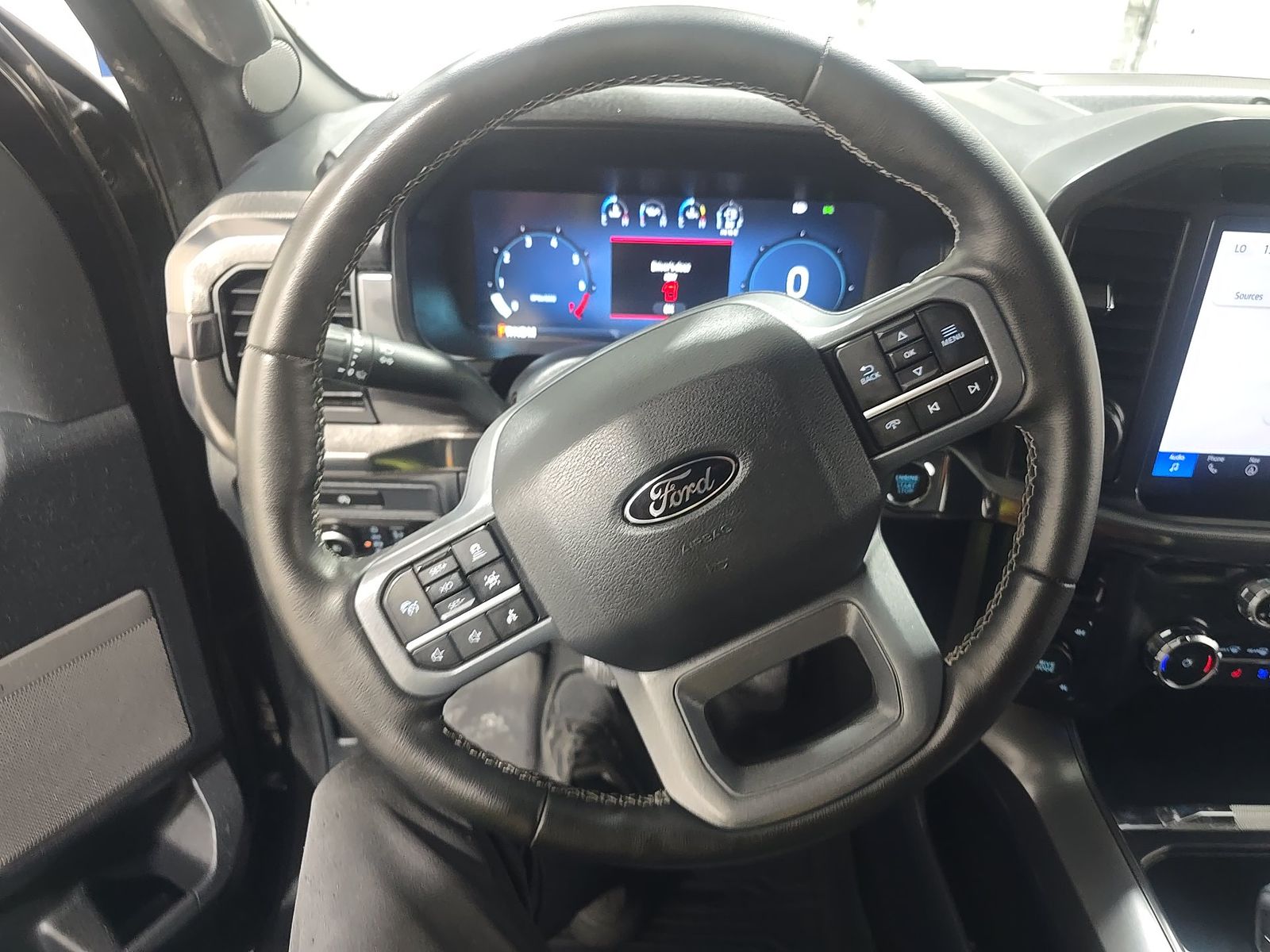 2025 Ford F-150 Lariat AWD