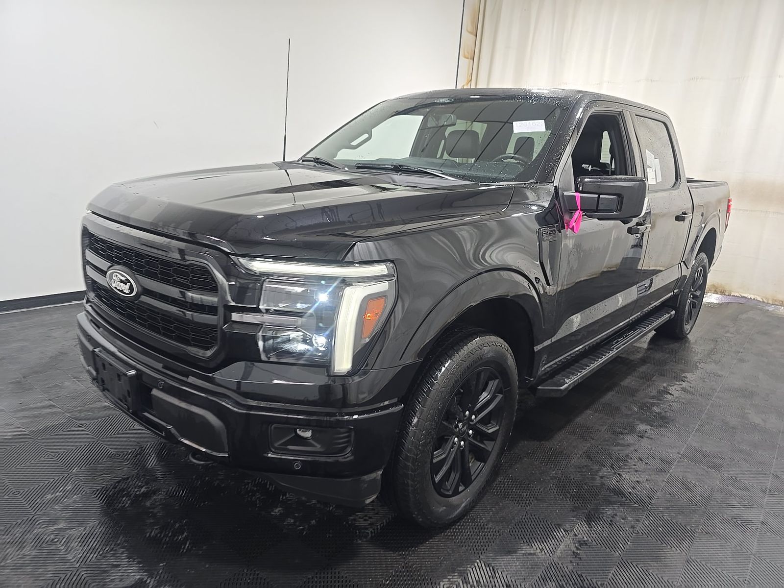 2025 Ford F-150 Lariat AWD