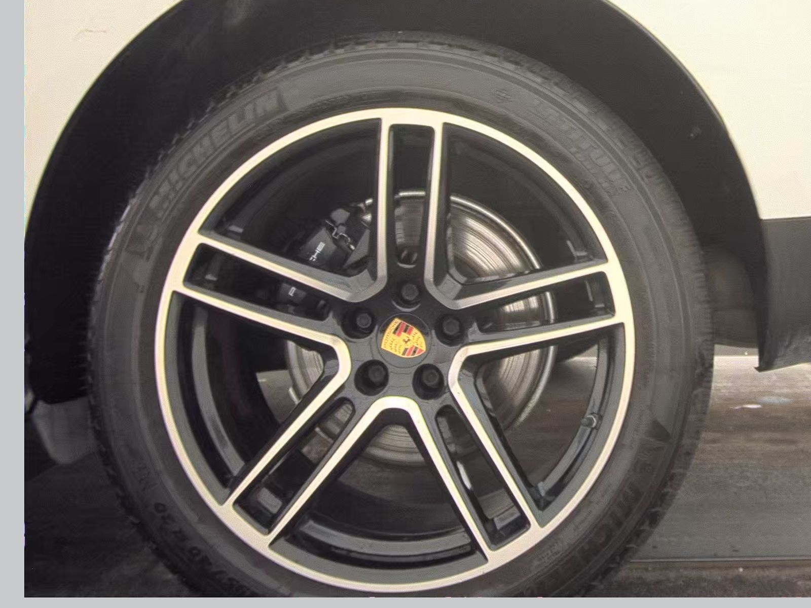 2021 Porsche Macan Base AWD