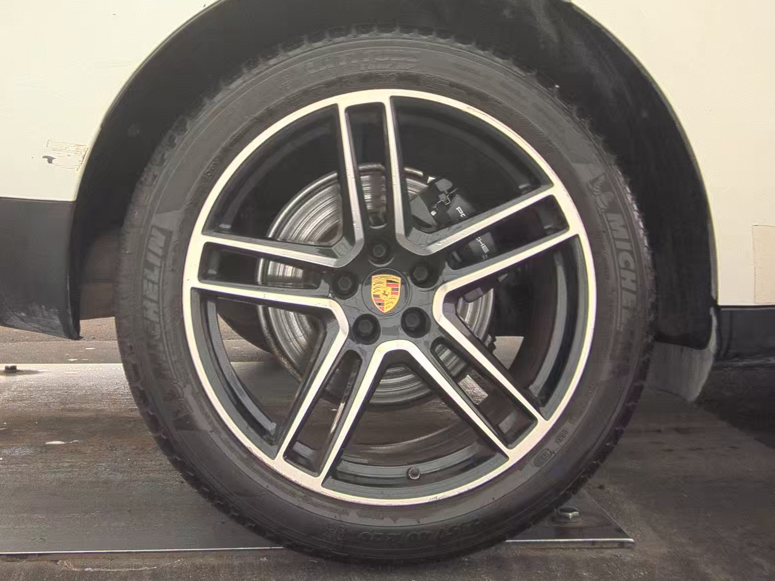 2021 Porsche Macan Base AWD