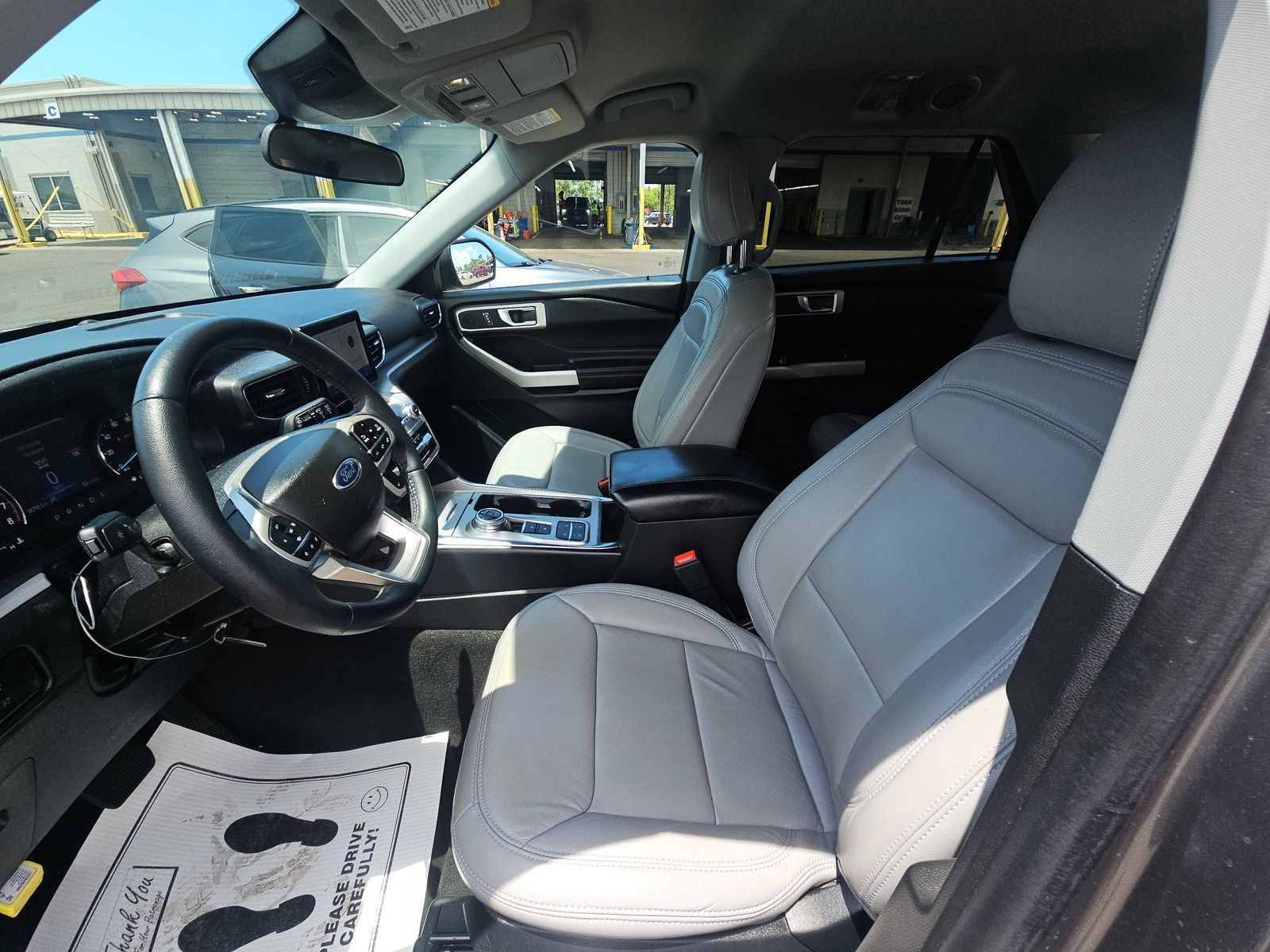2023 Ford Explorer XLT RWD
