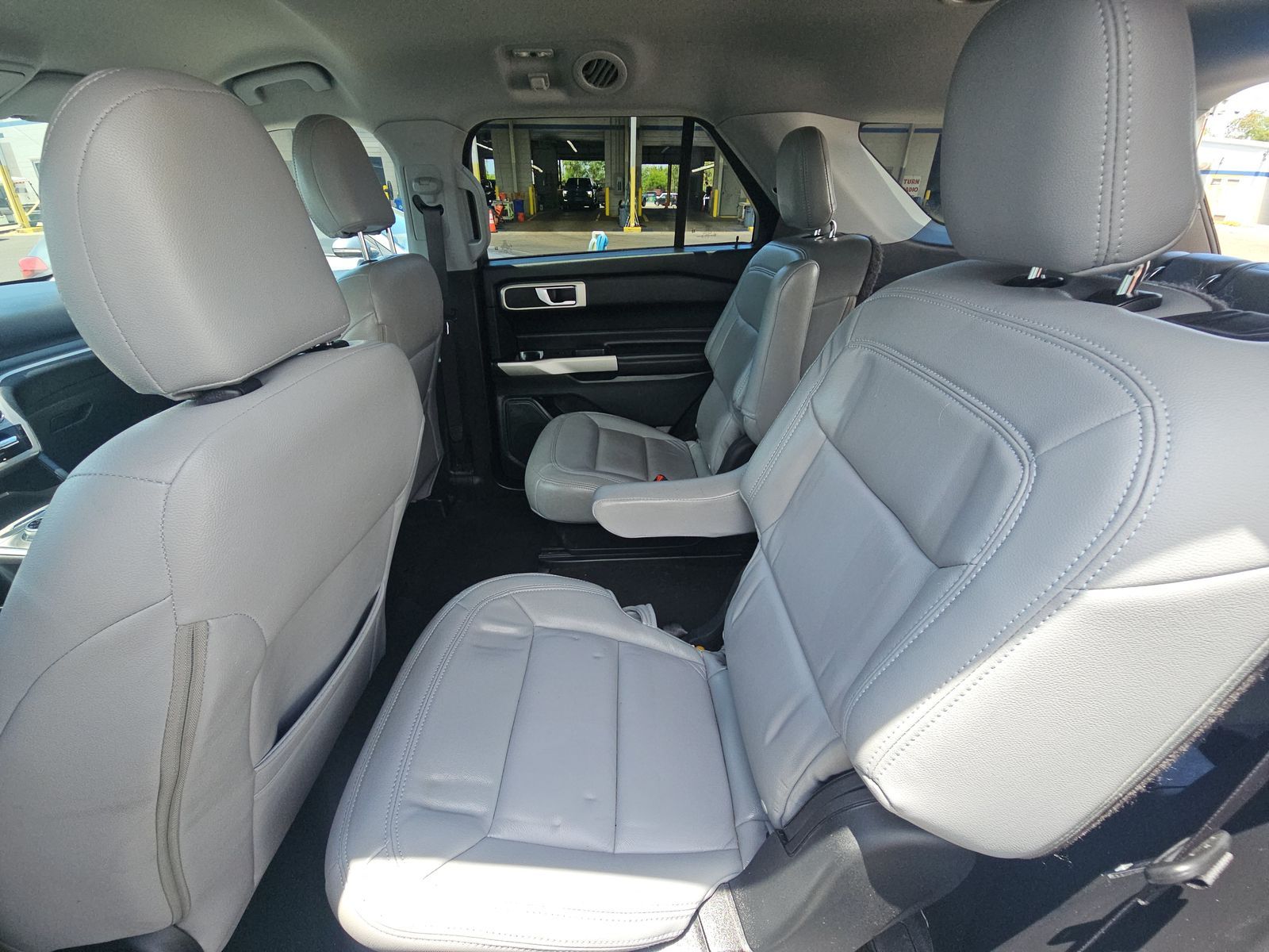2023 Ford Explorer XLT RWD
