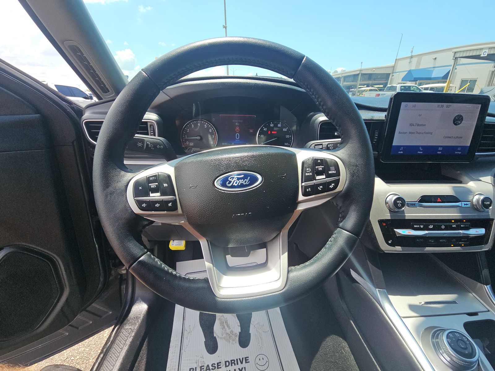 2023 Ford Explorer XLT RWD