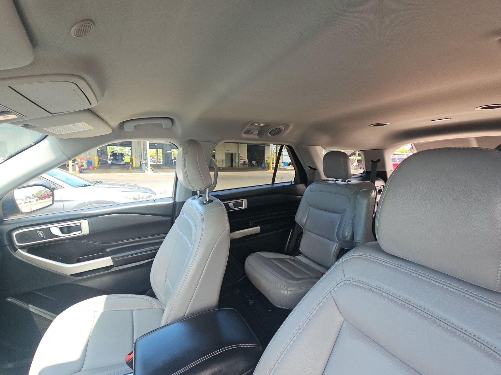 2023 Ford Explorer XLT RWD