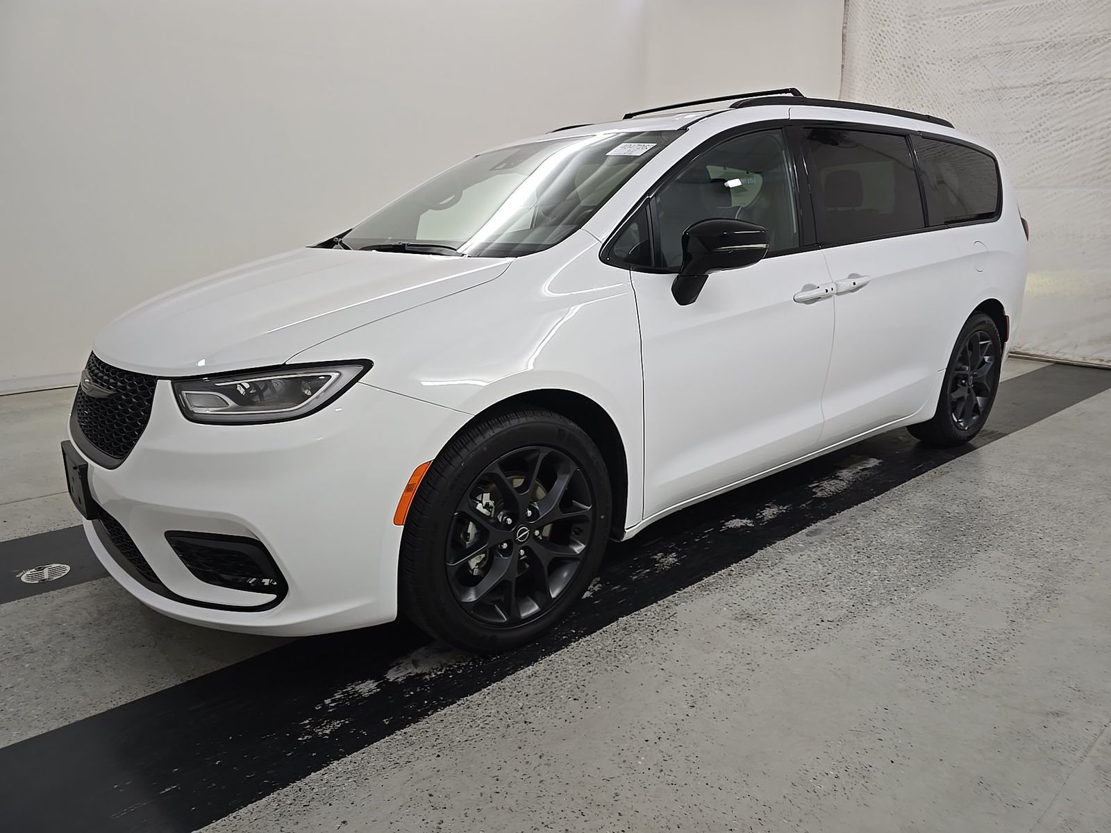 2025 Chrysler Pacifica Limited FWD