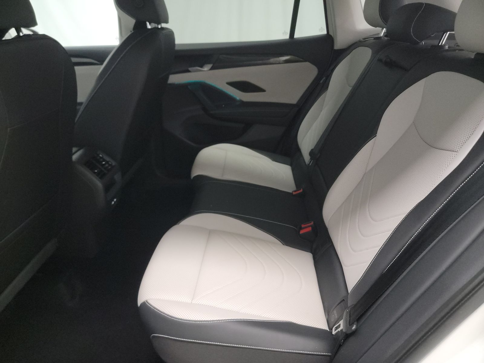 2025 Volkswagen Tiguan 2.0T SE AWD