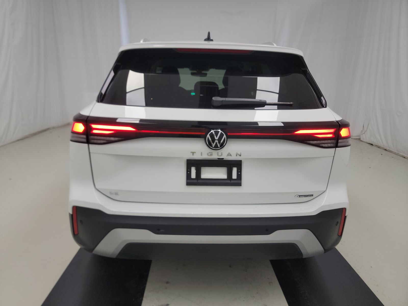 2025 Volkswagen Tiguan 2.0T SE AWD