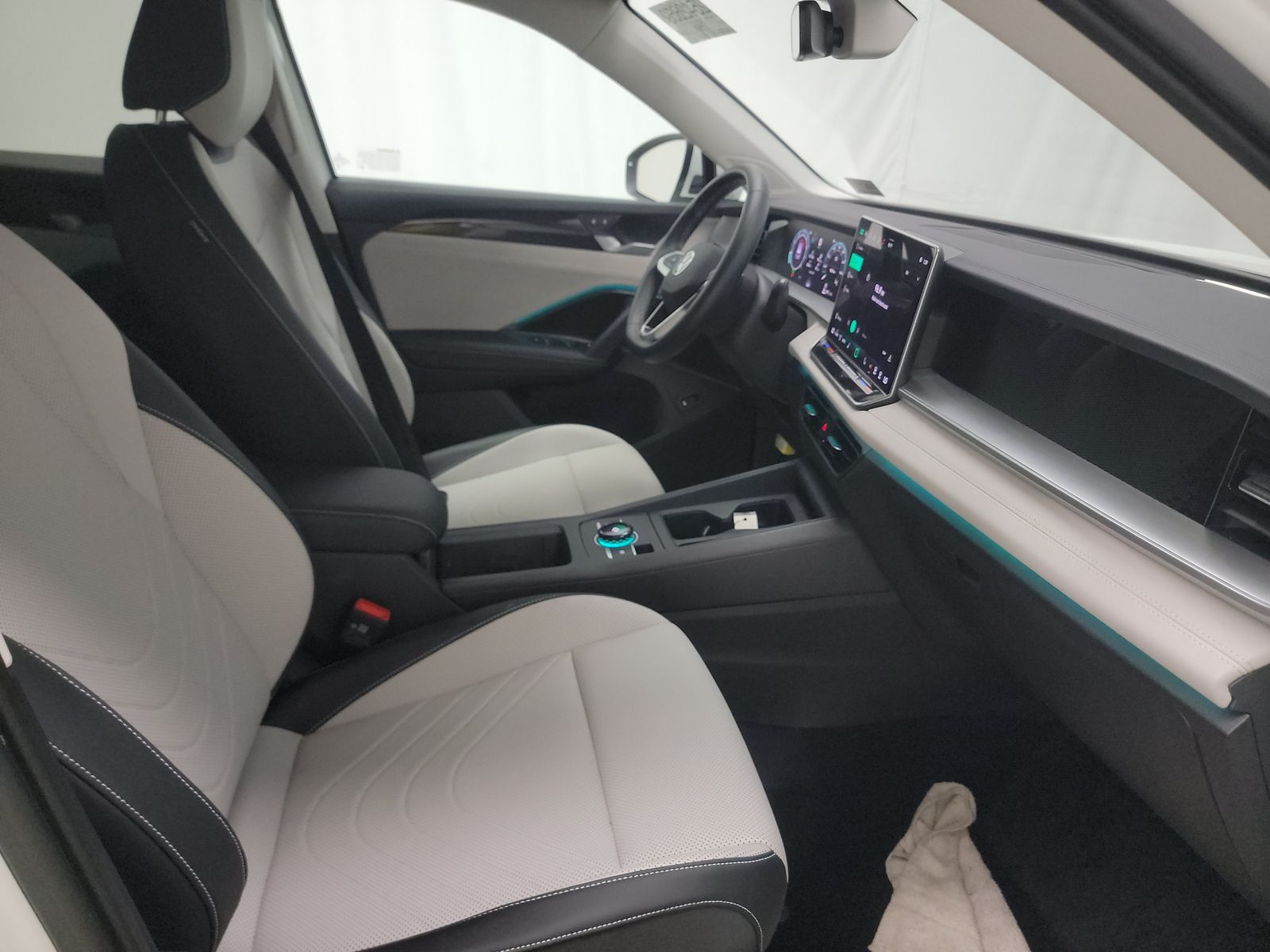 2025 Volkswagen Tiguan 2.0T SE AWD