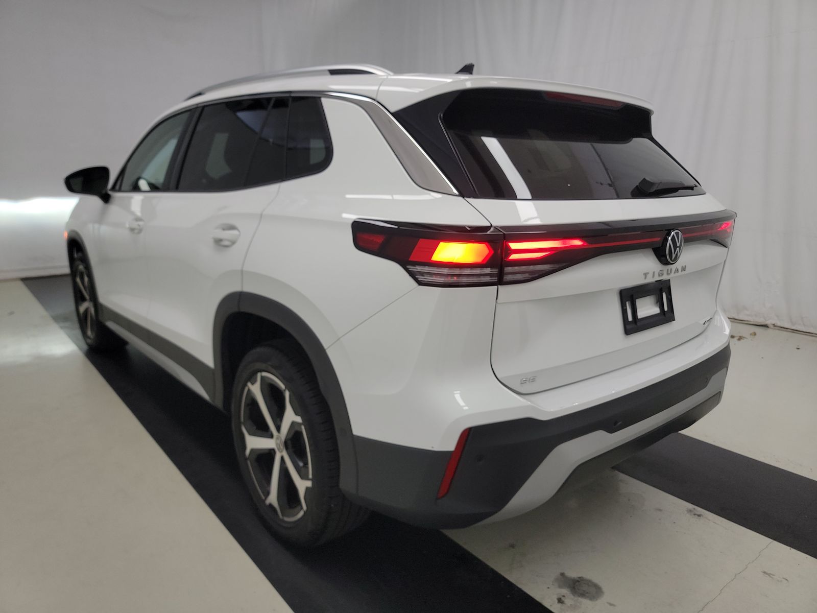 2025 Volkswagen Tiguan 2.0T SE AWD