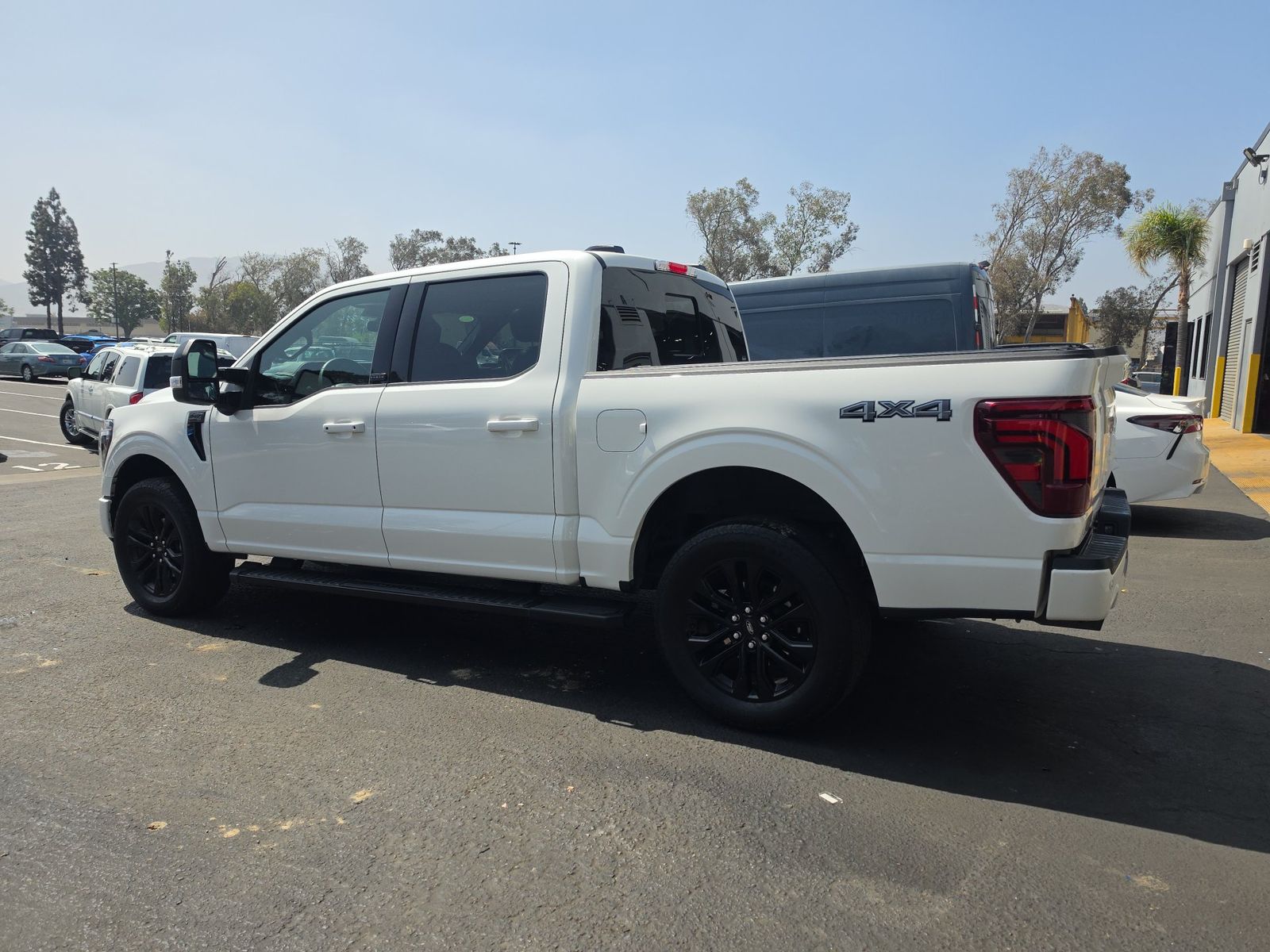 2025 Ford F-150 Lariat AWD