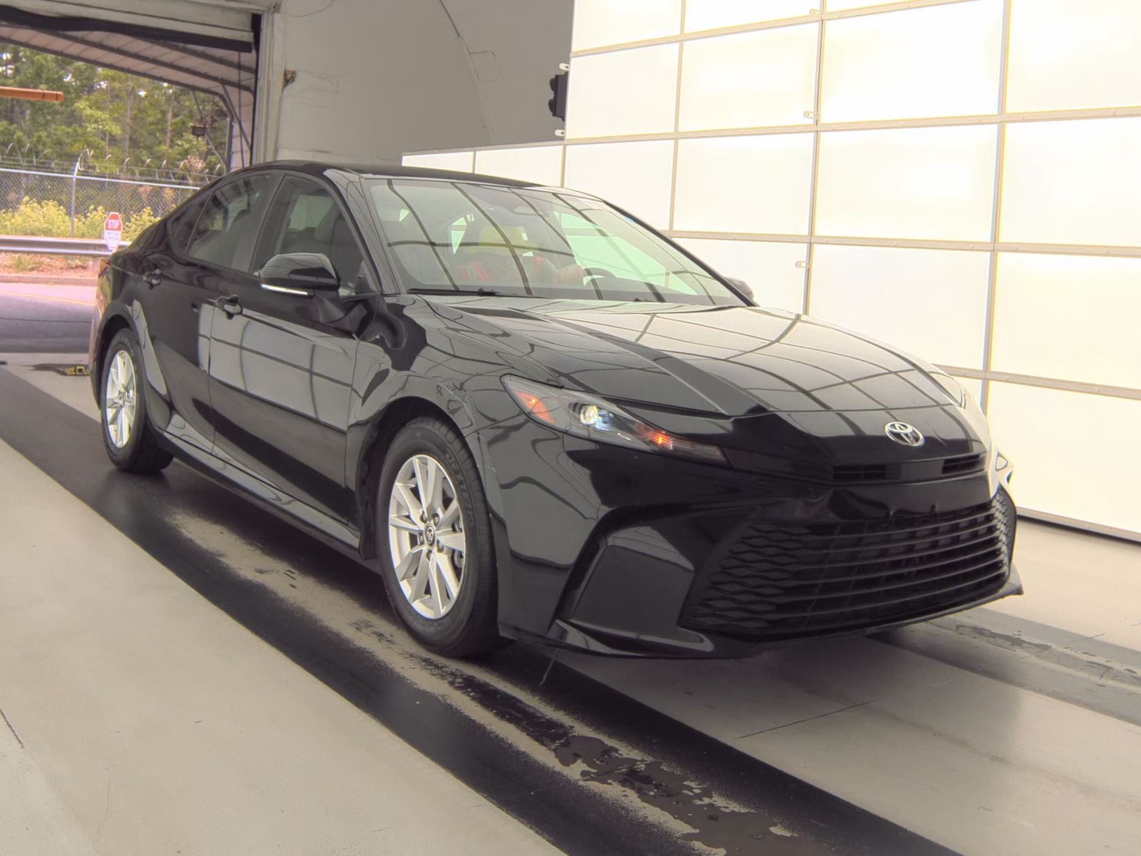 2025 Toyota Camry LE FWD