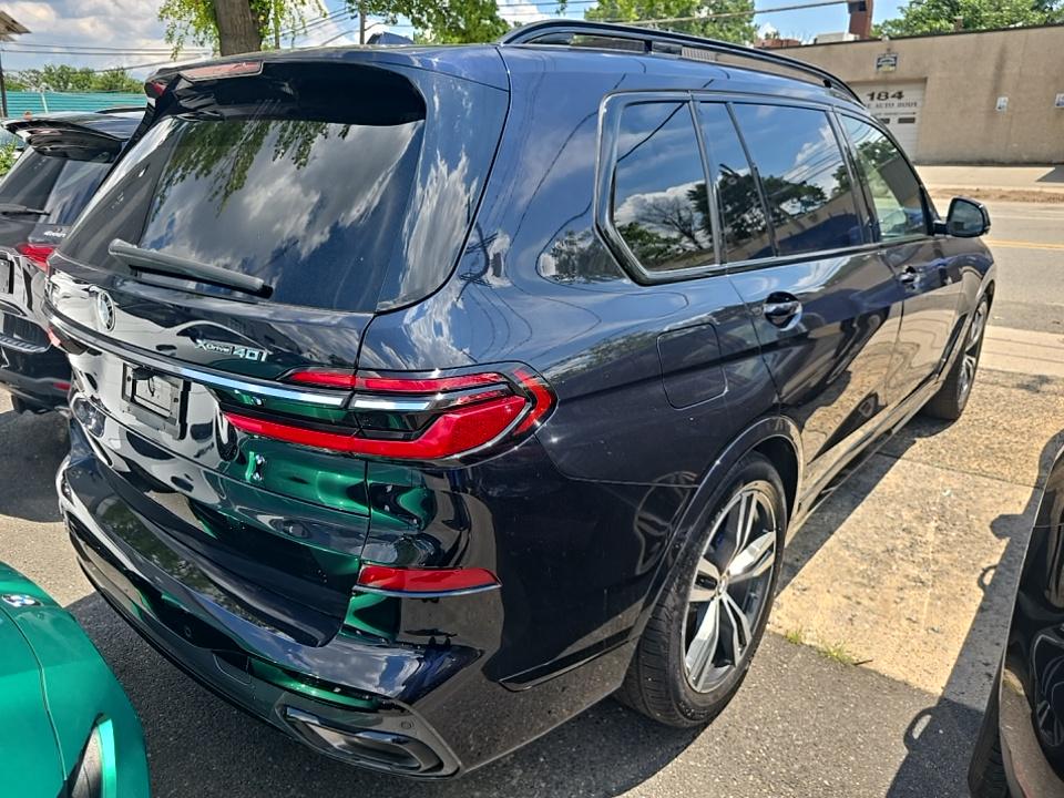 2023 BMW X7 xDrive40i AWD