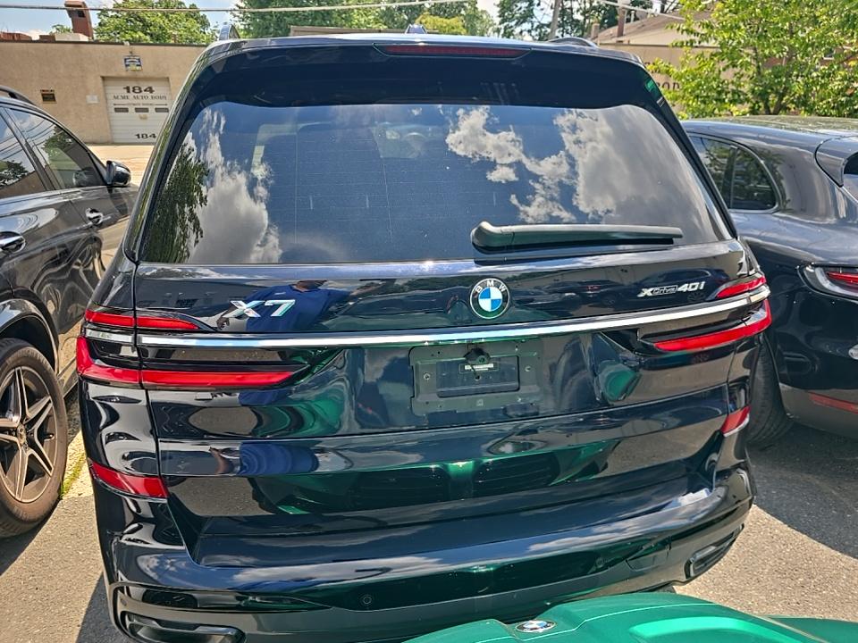 2023 BMW X7 xDrive40i AWD