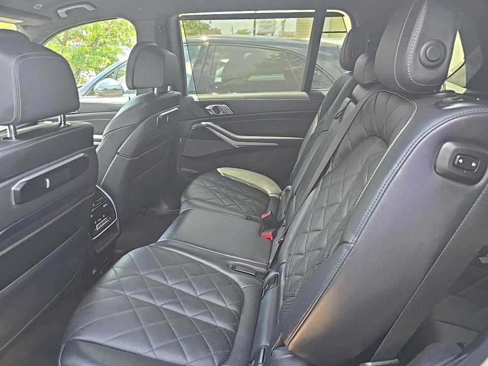 2023 BMW X7 xDrive40i AWD