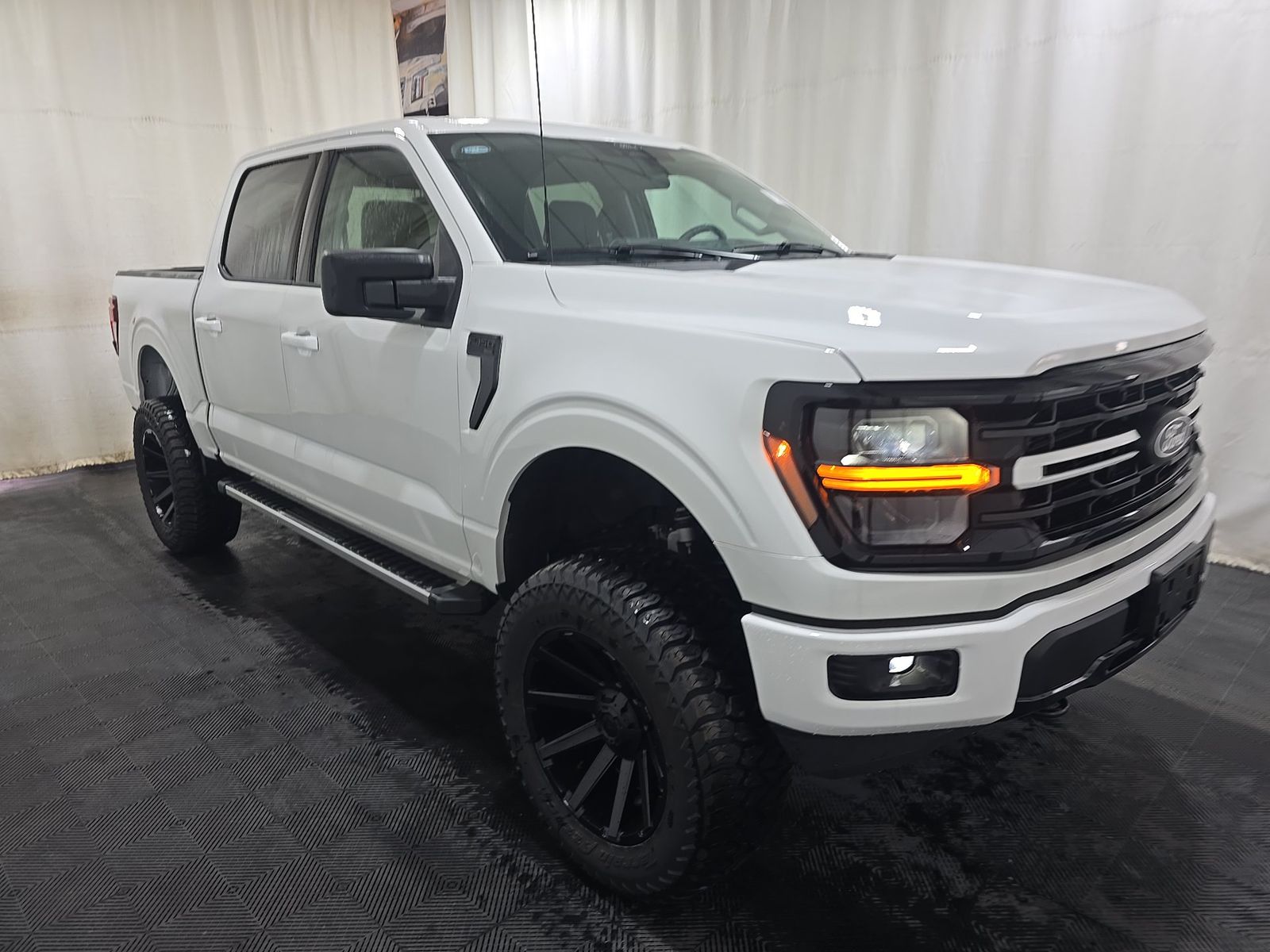 2025 Ford F-150 XLT AWD