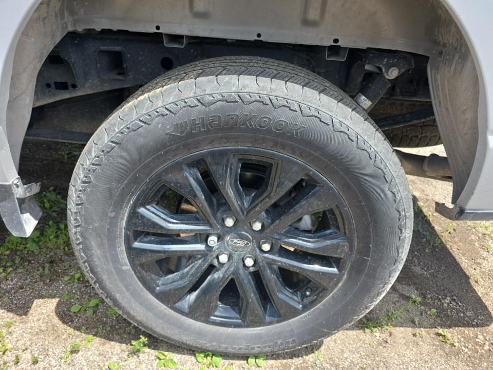 2025 Ford F-150 Lariat AWD