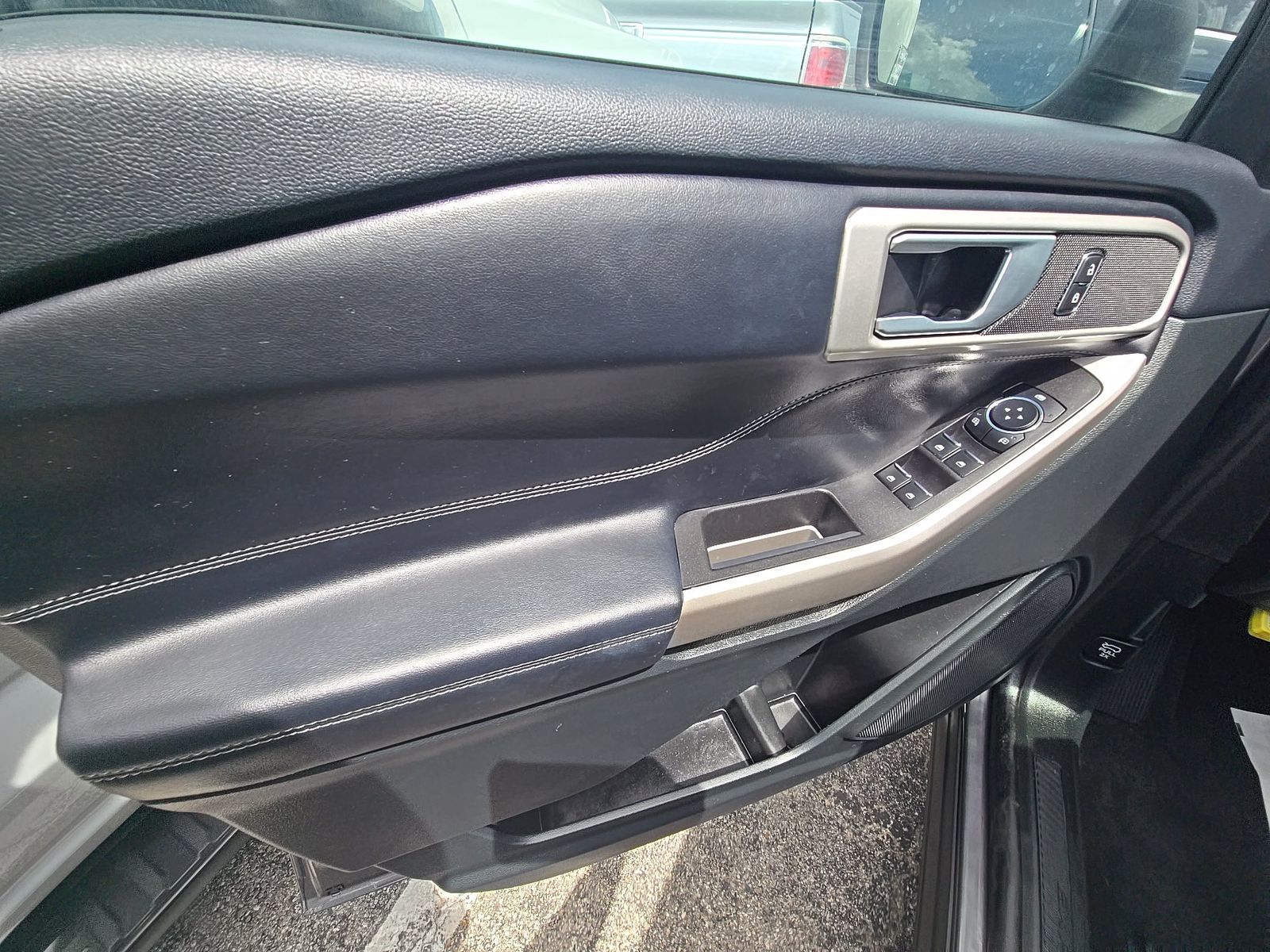 2023 Ford Explorer XLT RWD