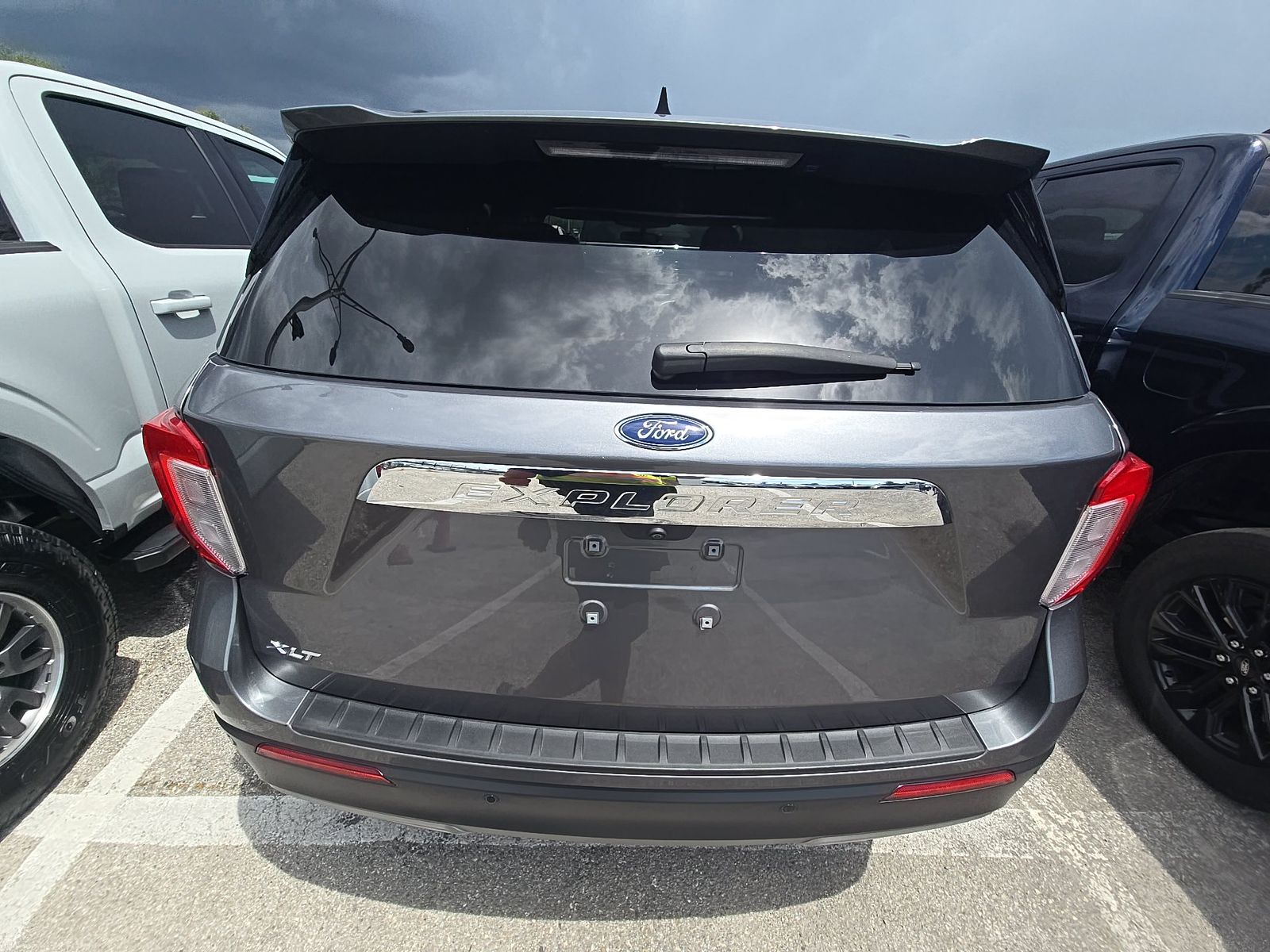 2023 Ford Explorer XLT RWD