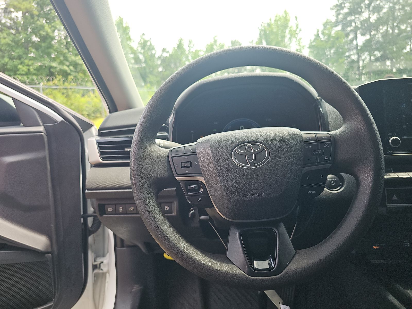 2025 Toyota Camry LE FWD