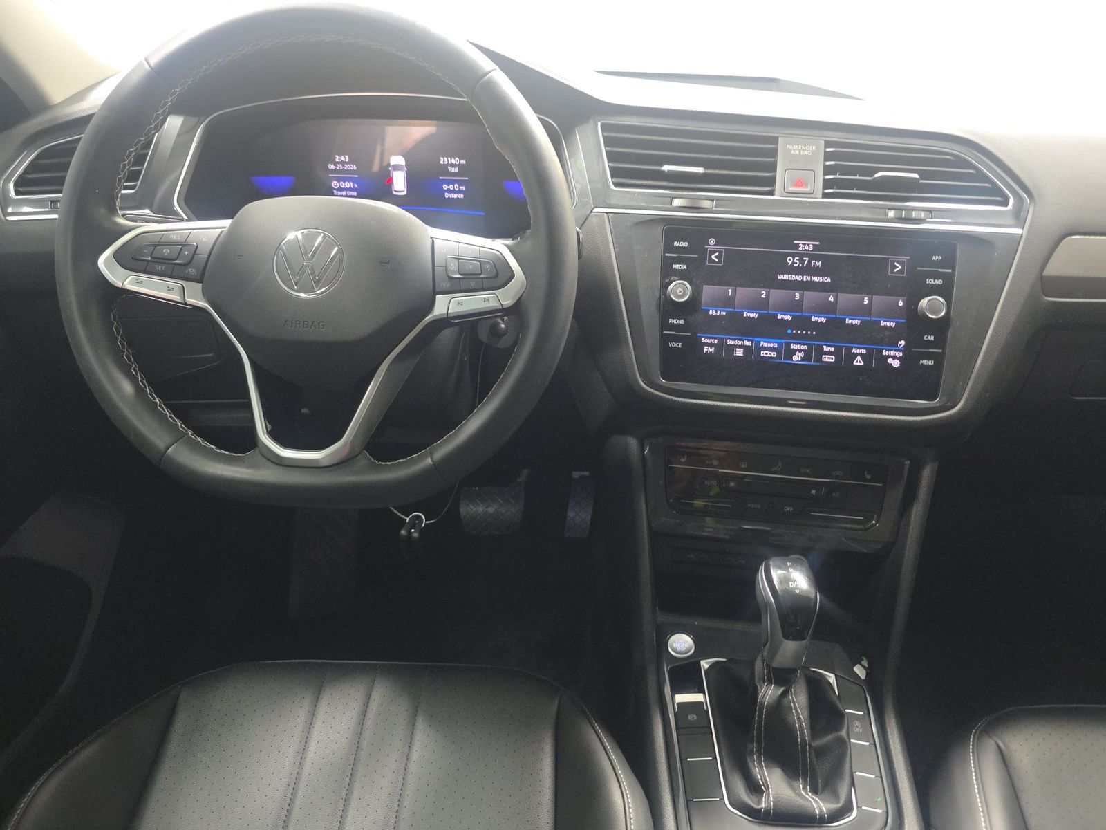 2023 Volkswagen Tiguan 2.0T SE FWD