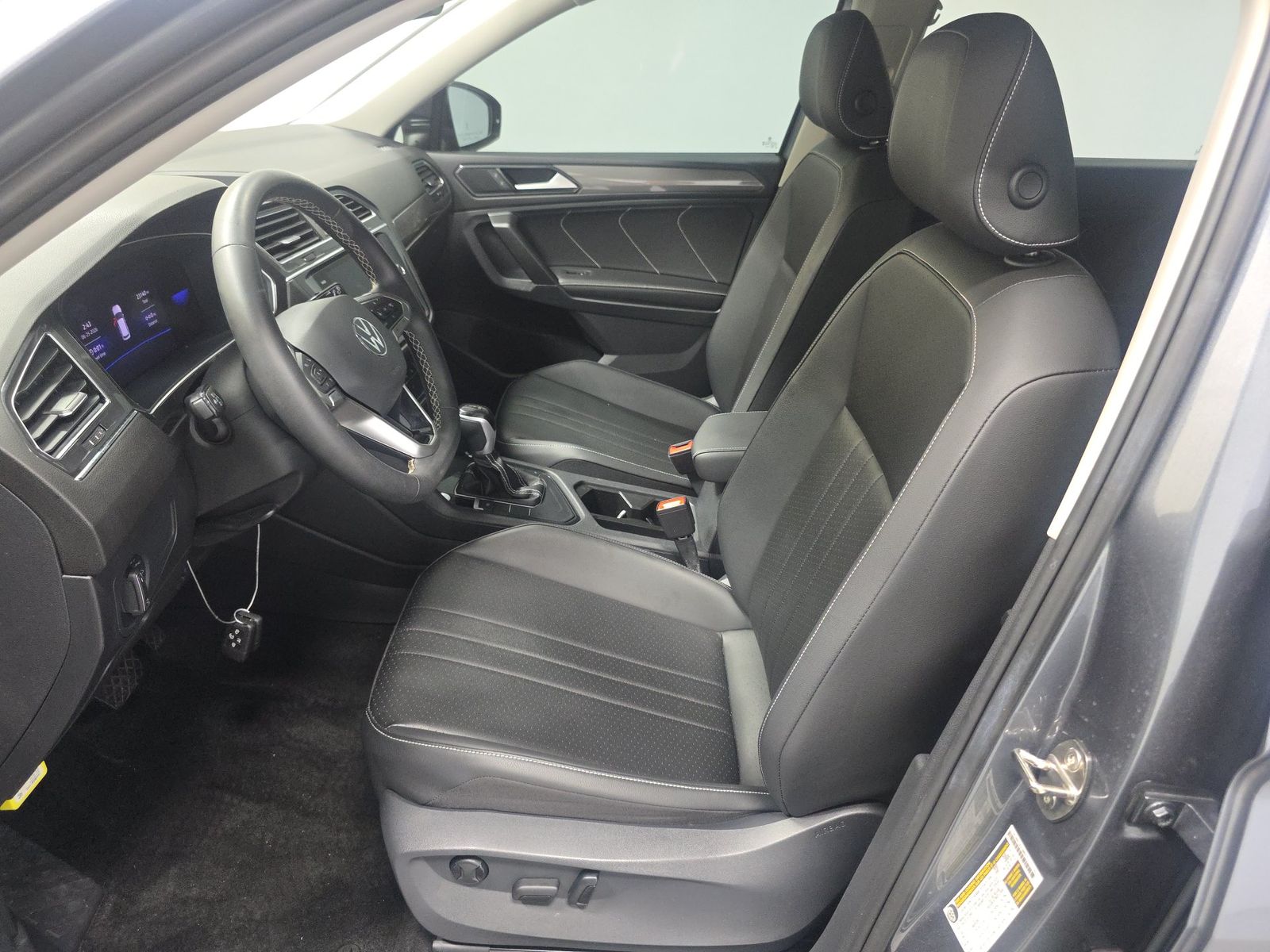 2023 Volkswagen Tiguan 2.0T SE FWD