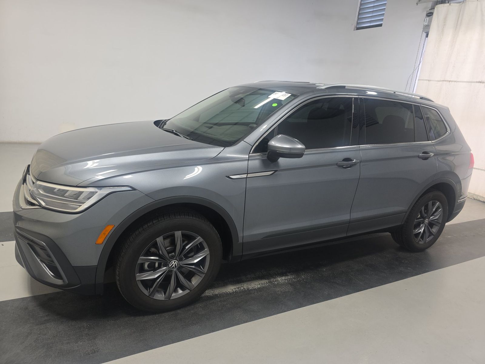 2023 Volkswagen Tiguan 2.0T SE FWD