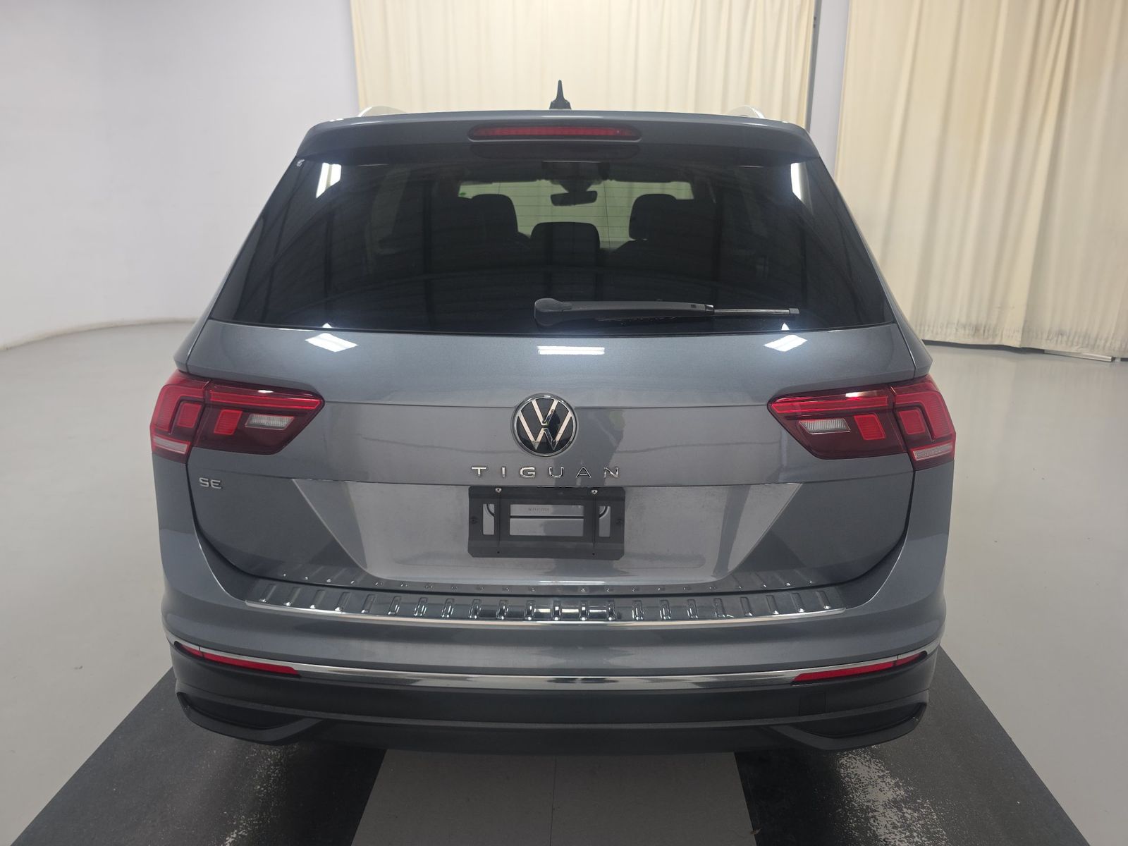 2023 Volkswagen Tiguan 2.0T SE FWD