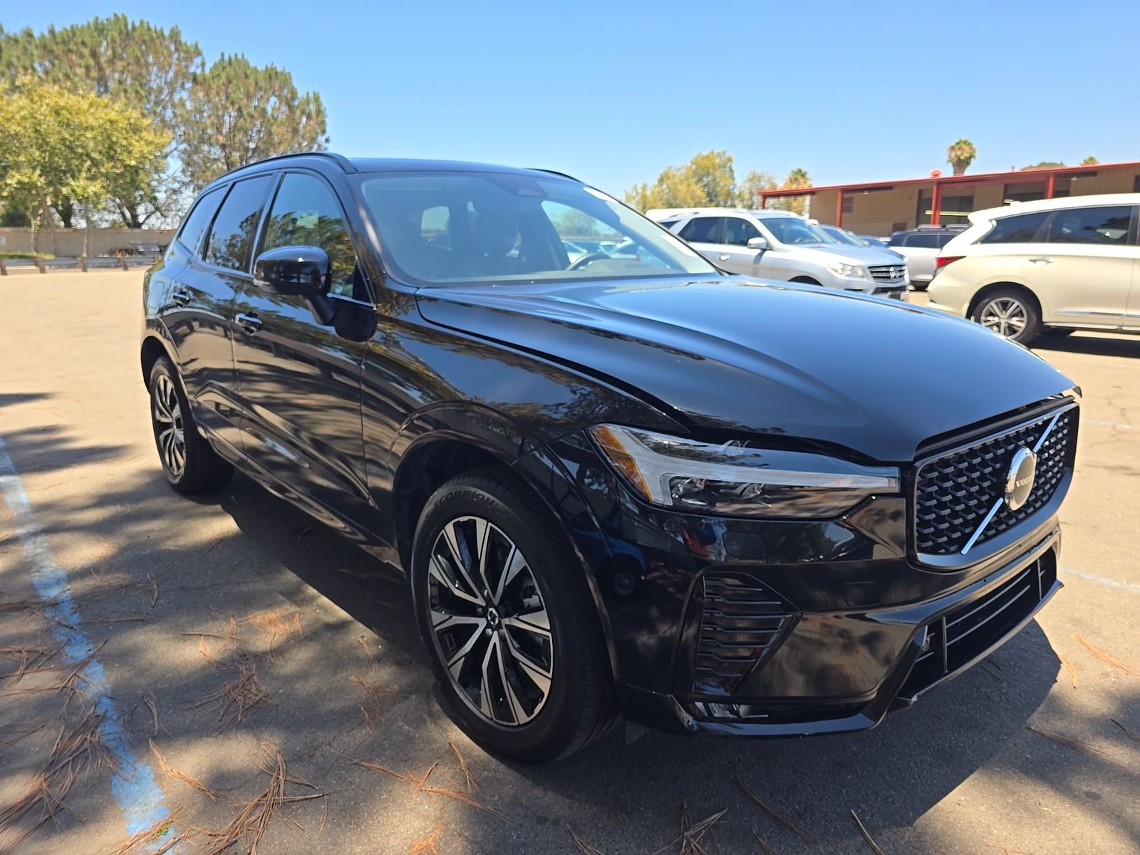 2025 Volvo XC60 B5 Core FWD