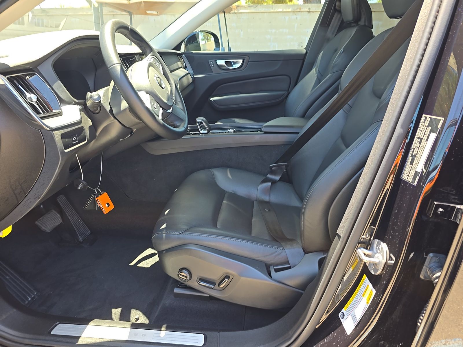 2025 Volvo XC60 B5 Core FWD