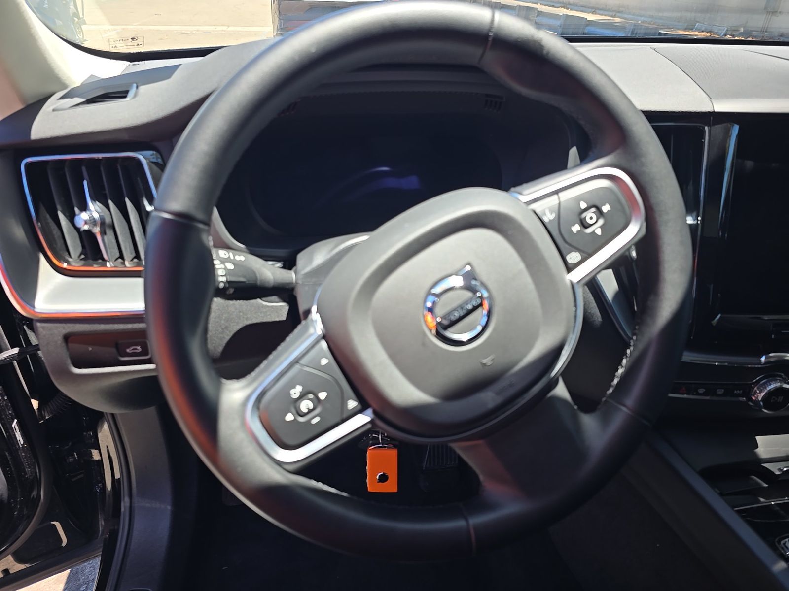 2025 Volvo XC60 B5 Core FWD