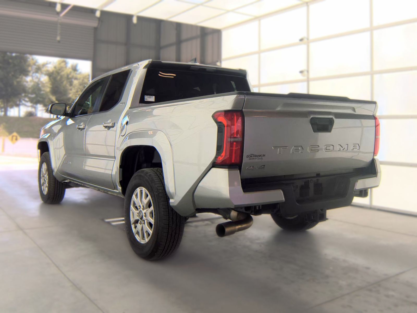 2024 Toyota Tacoma SR5 AWD