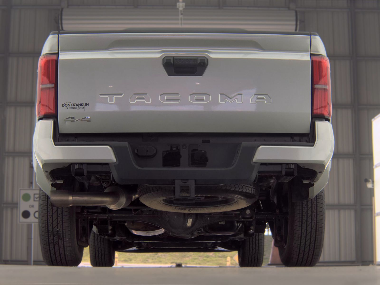2024 Toyota Tacoma SR5 AWD