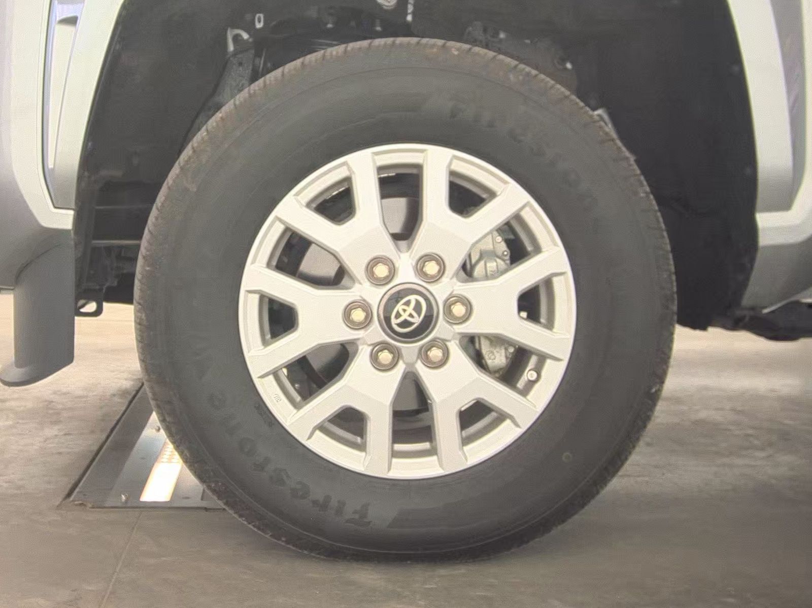 2024 Toyota Tacoma SR5 AWD