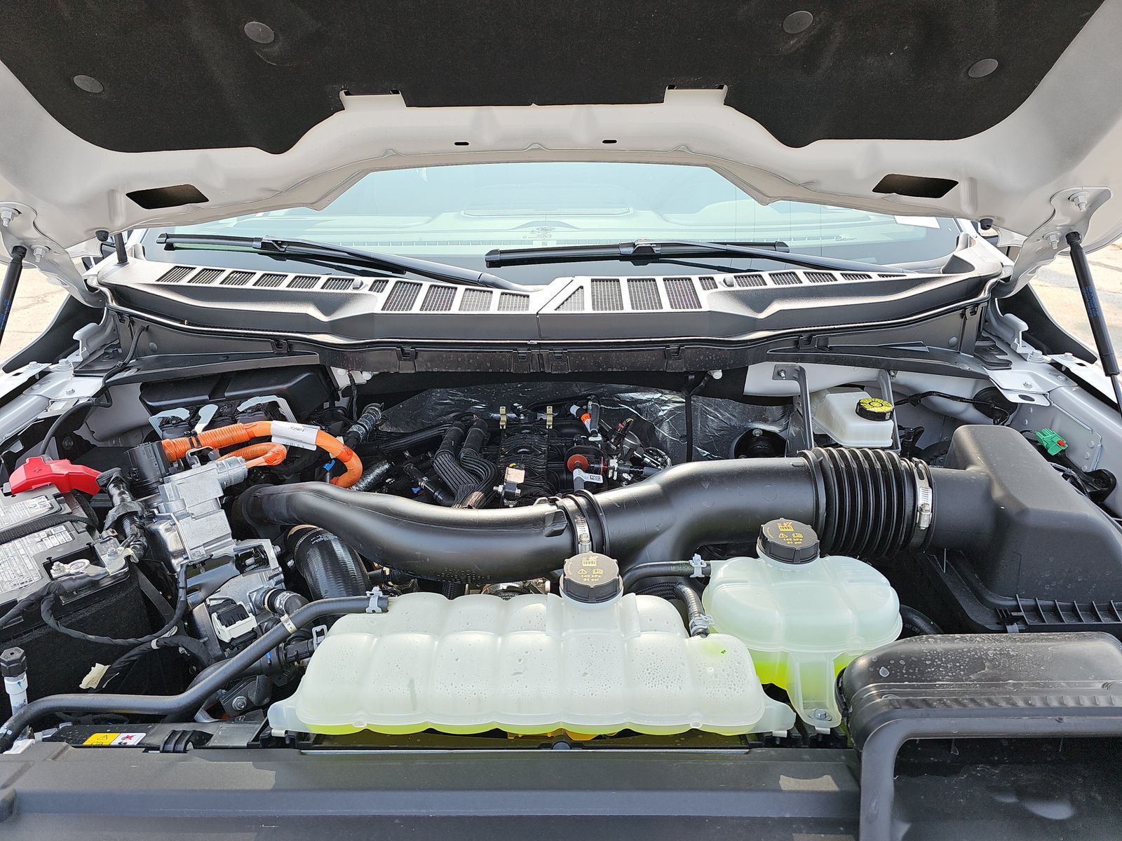 2025 Ford F-150 Hybrid Lariat AWD