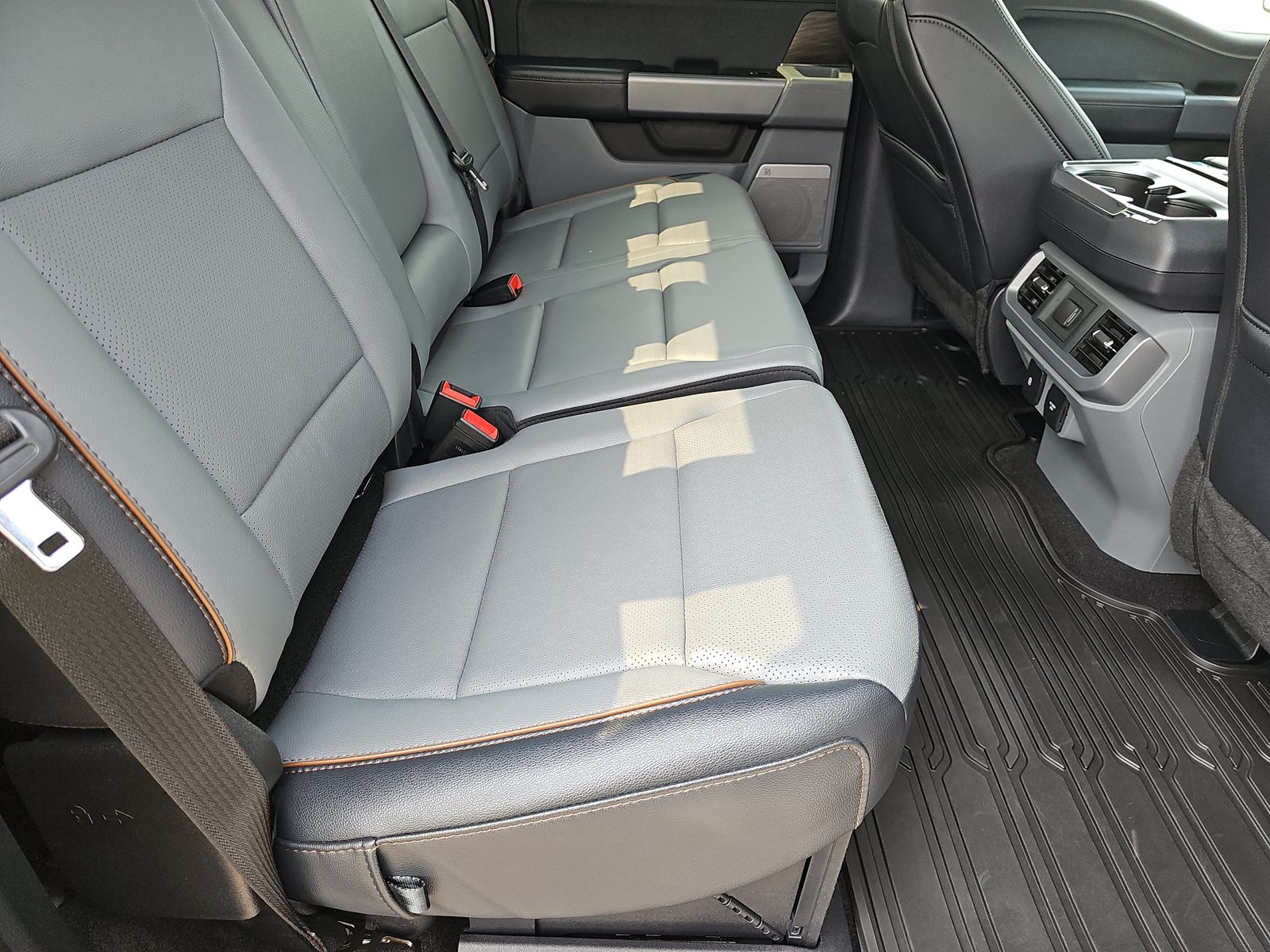2025 Ford F-150 Hybrid Lariat AWD